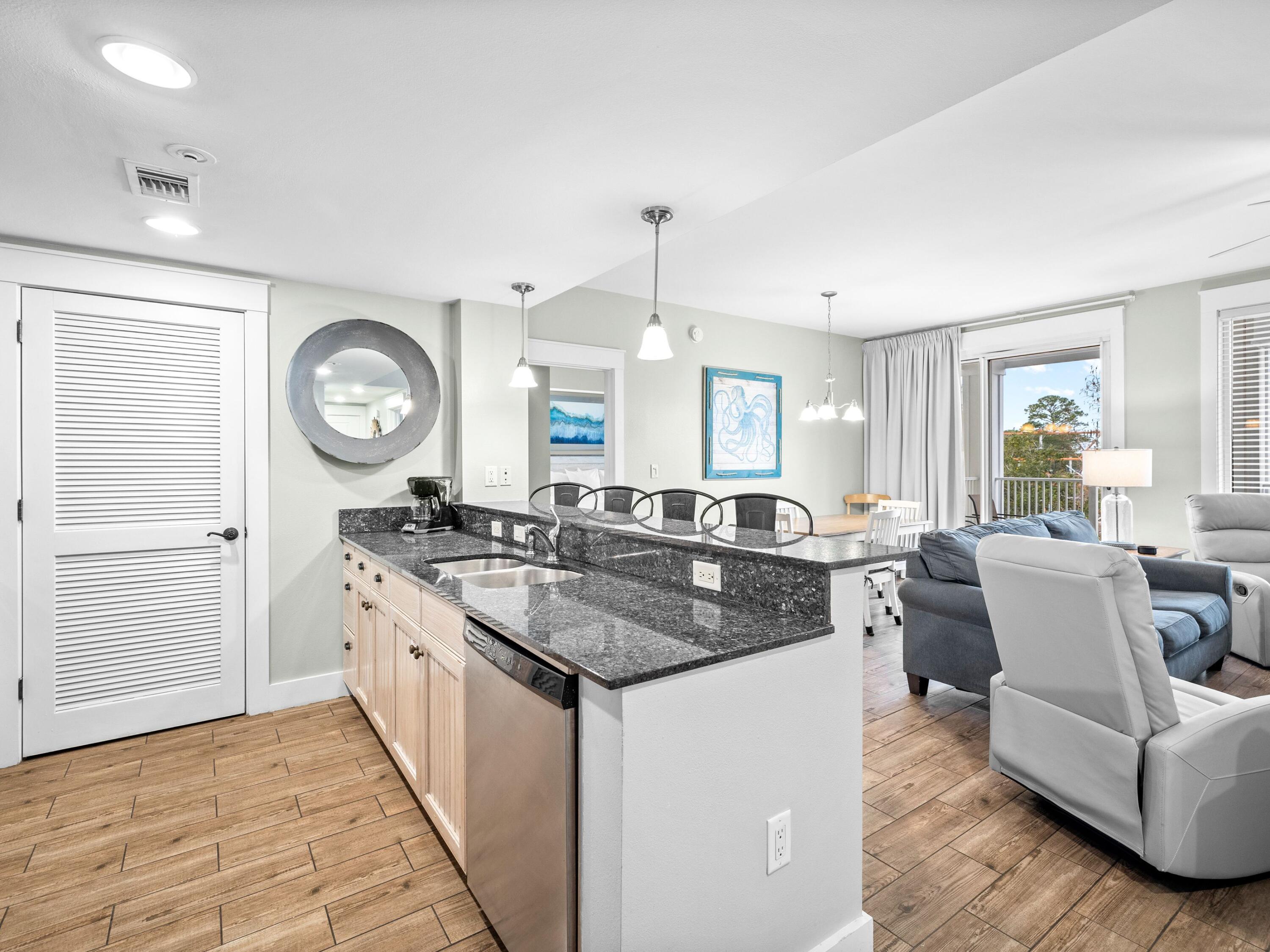 9100 Baytowne Wharf Boulevard, 374/376