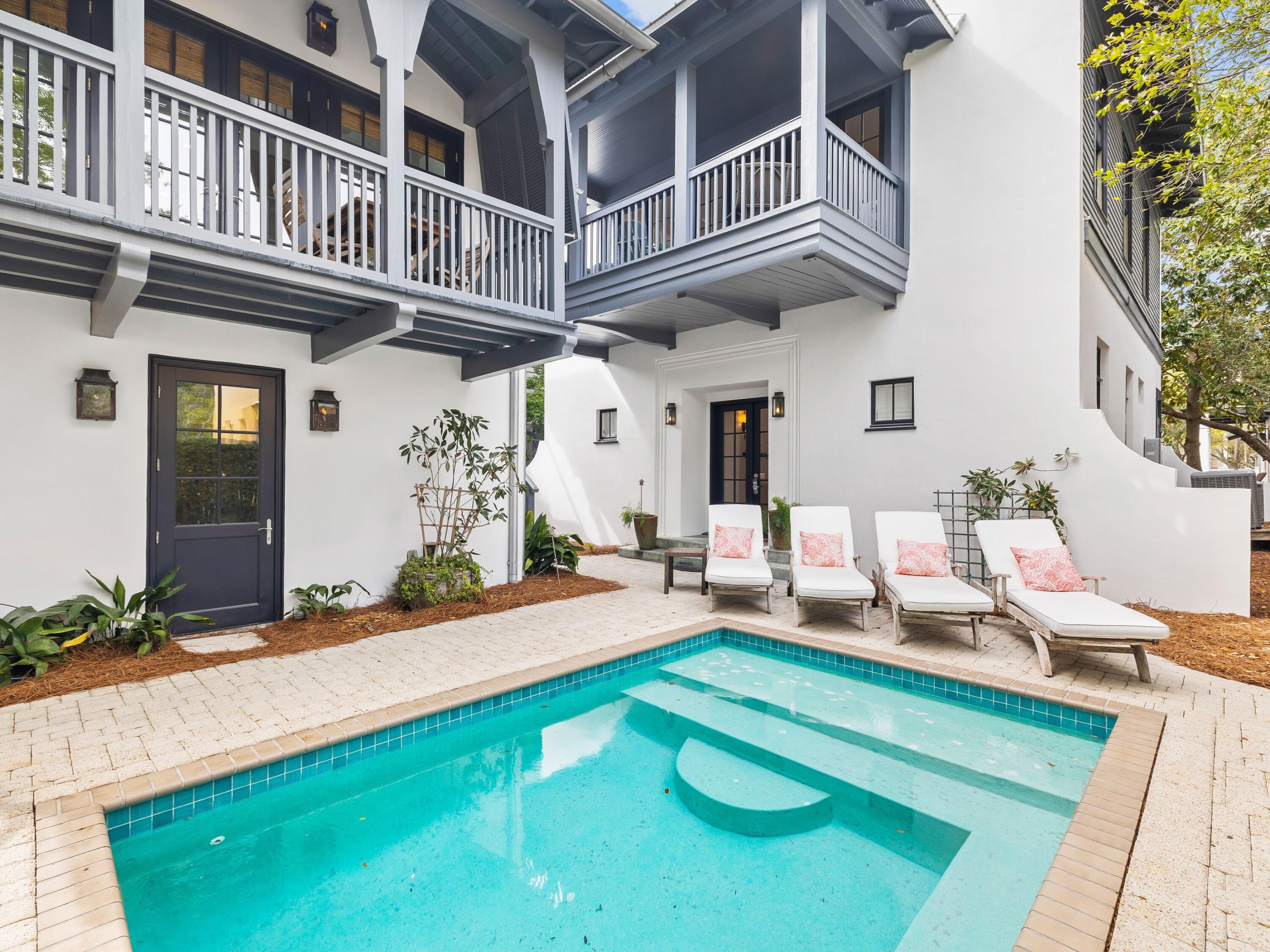 16 Abaco Lane