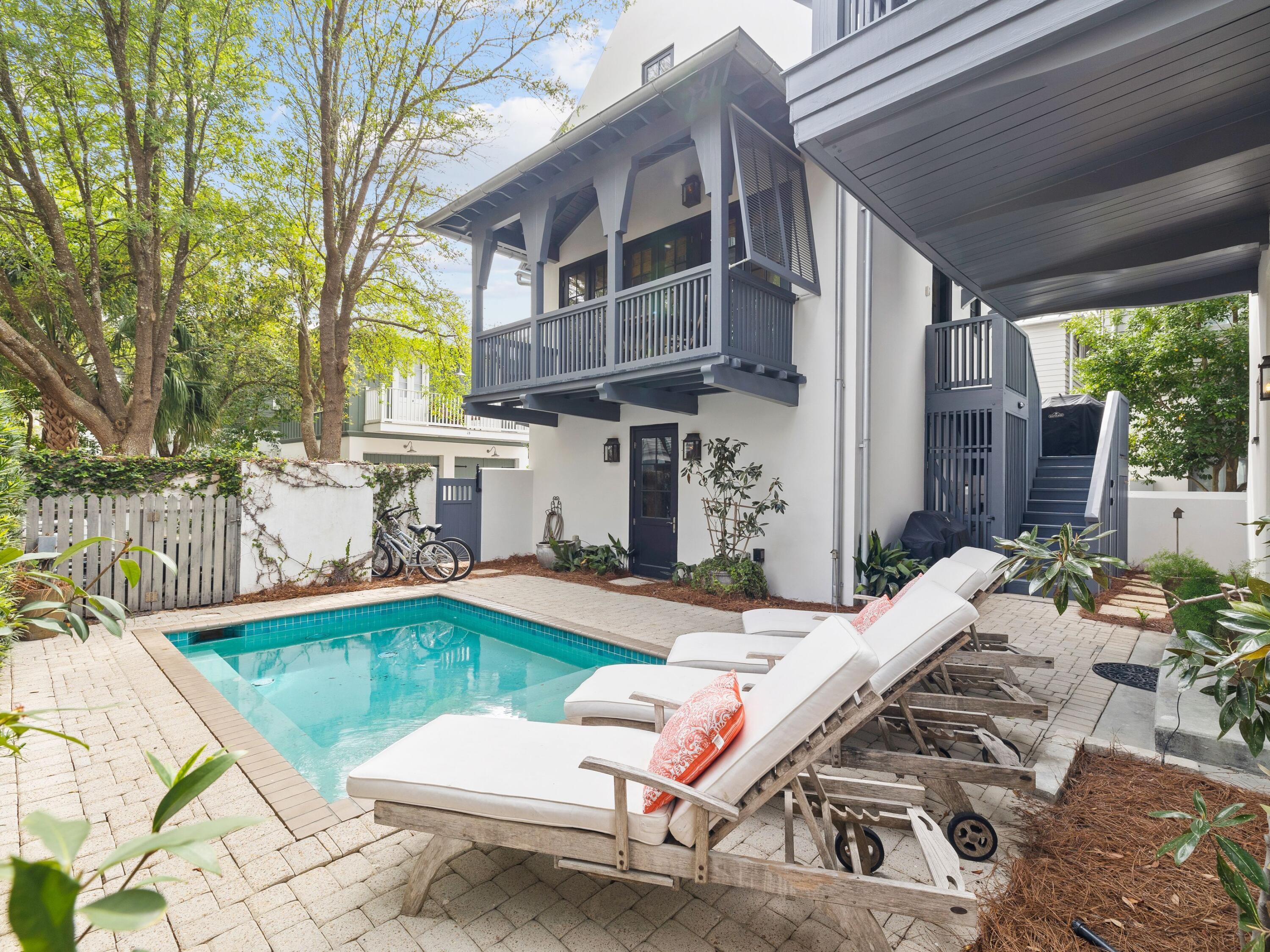 16 Abaco Lane