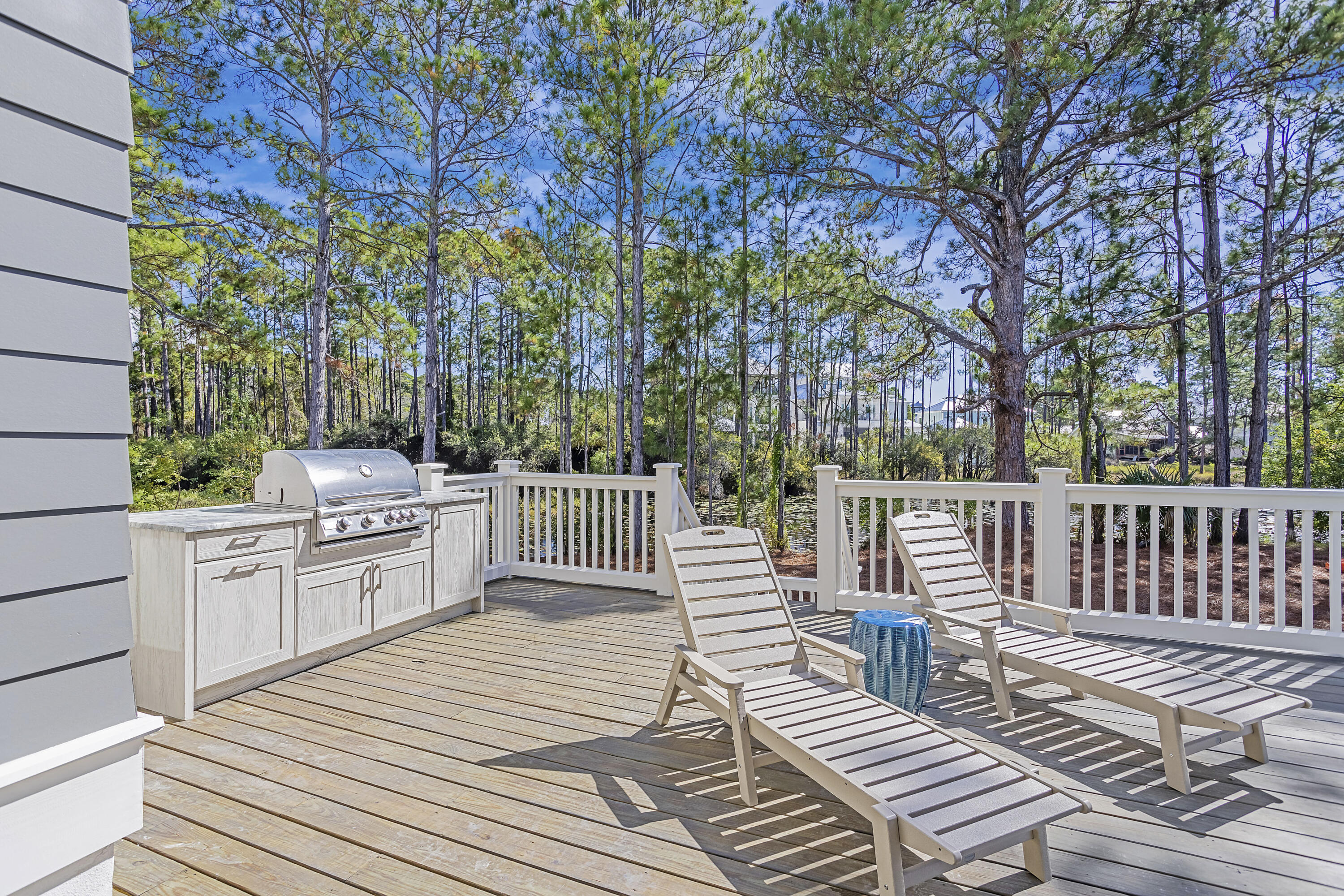 51 Lakeview Drive