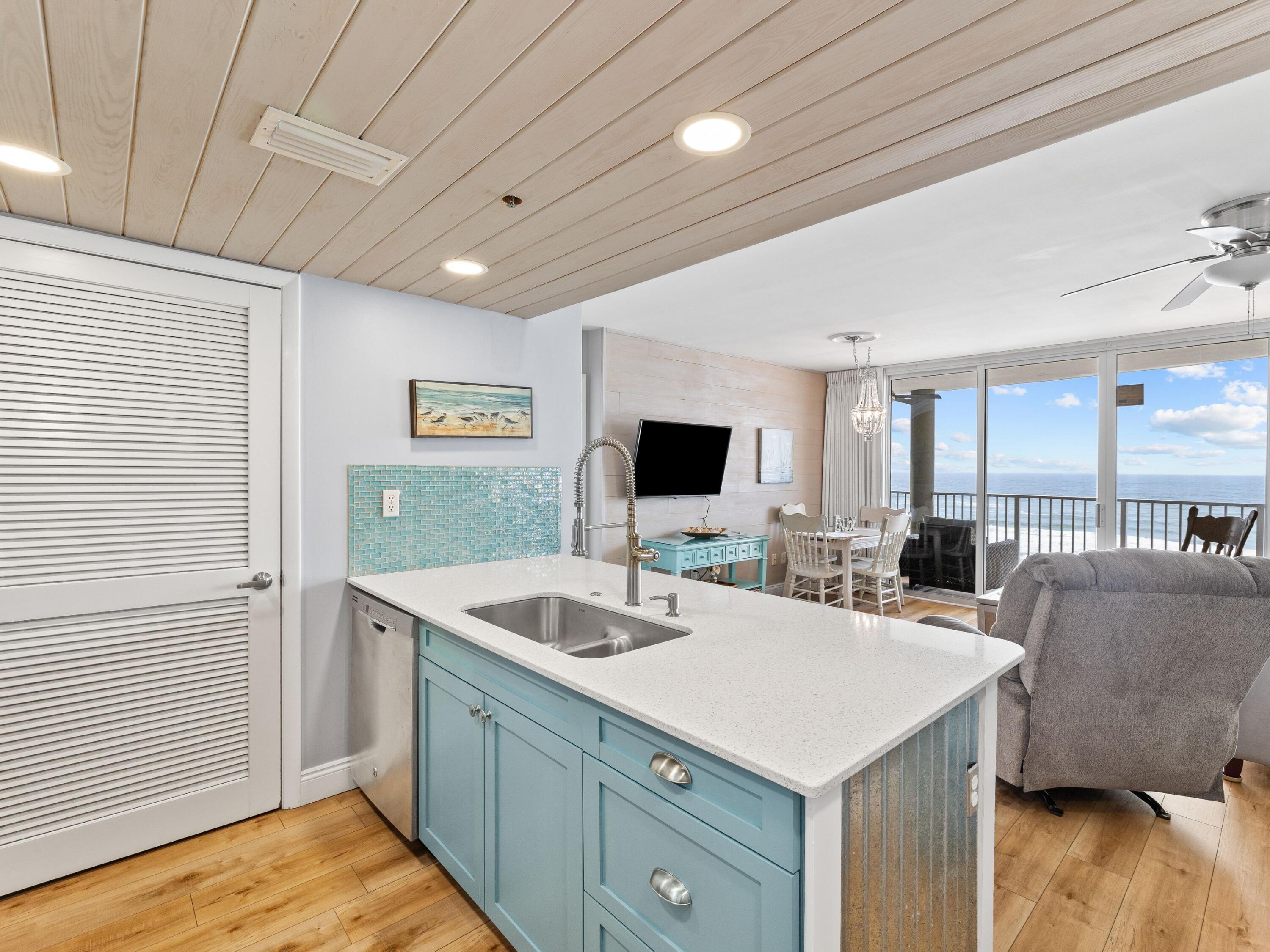 10515 Front Beach Road, 405