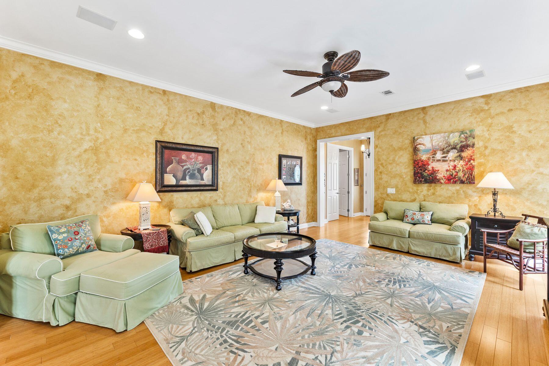 2105 Hideaway Cove