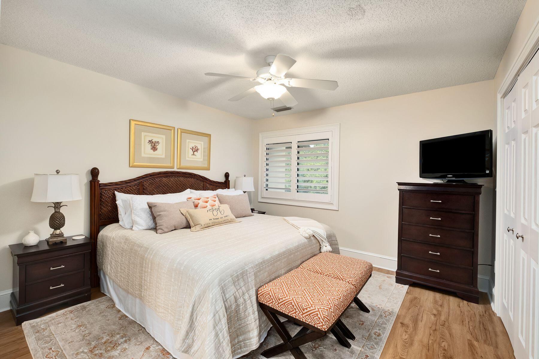 5075 Beachwalk Way