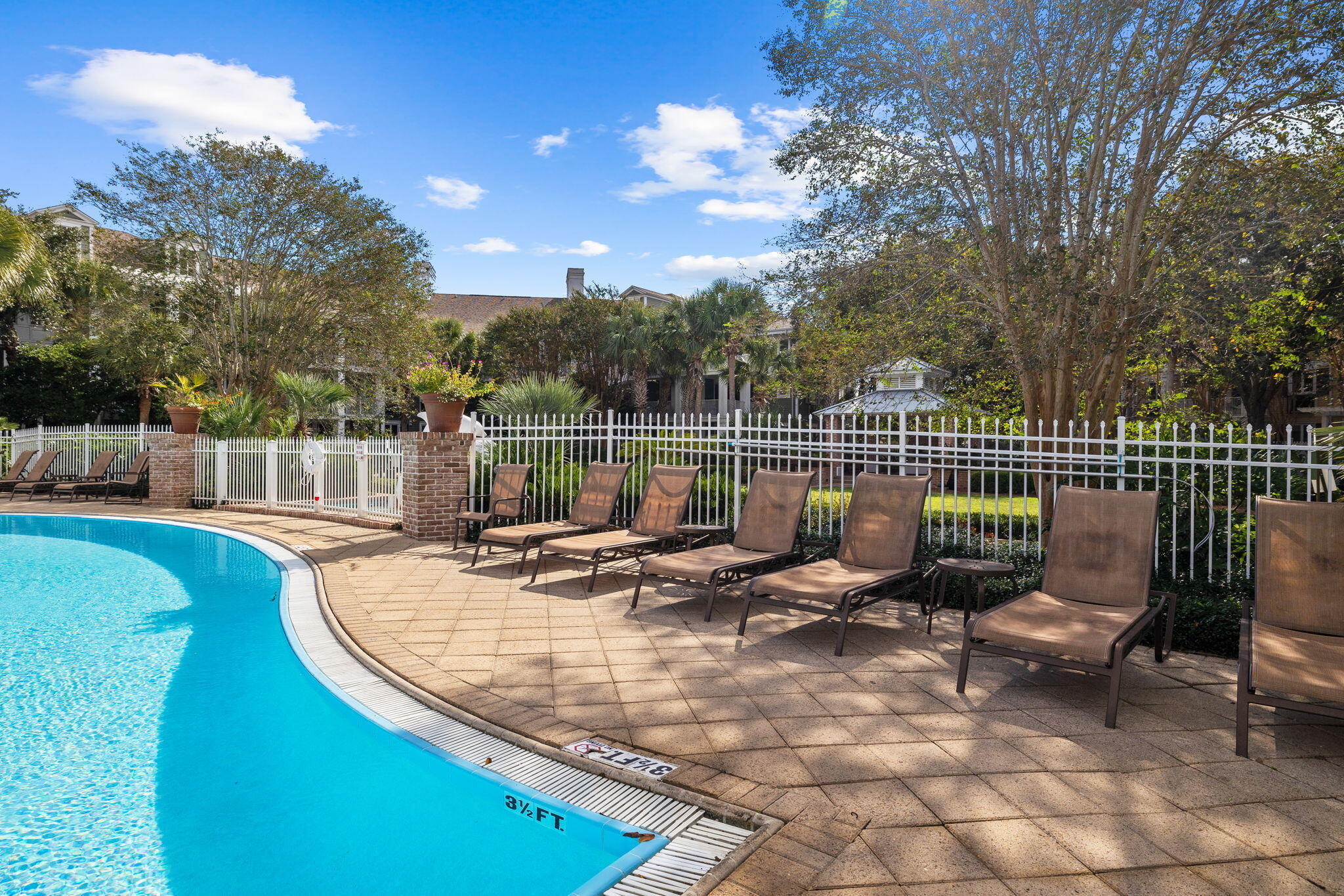 9100 Baytowne Wharf Boulevard, 464