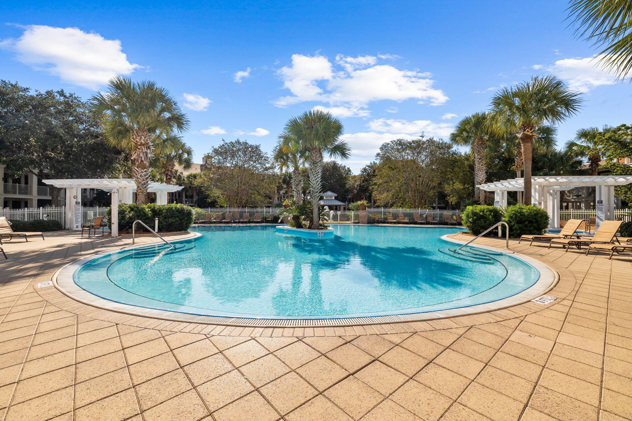 9100 Baytowne Wharf Boulevard, 464