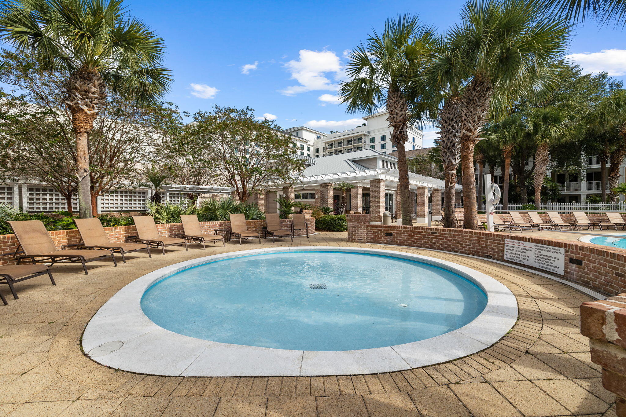 9100 Baytowne Wharf Boulevard, 464