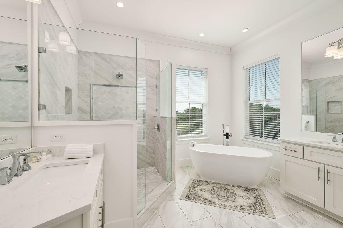 39 Saint Simon Circle