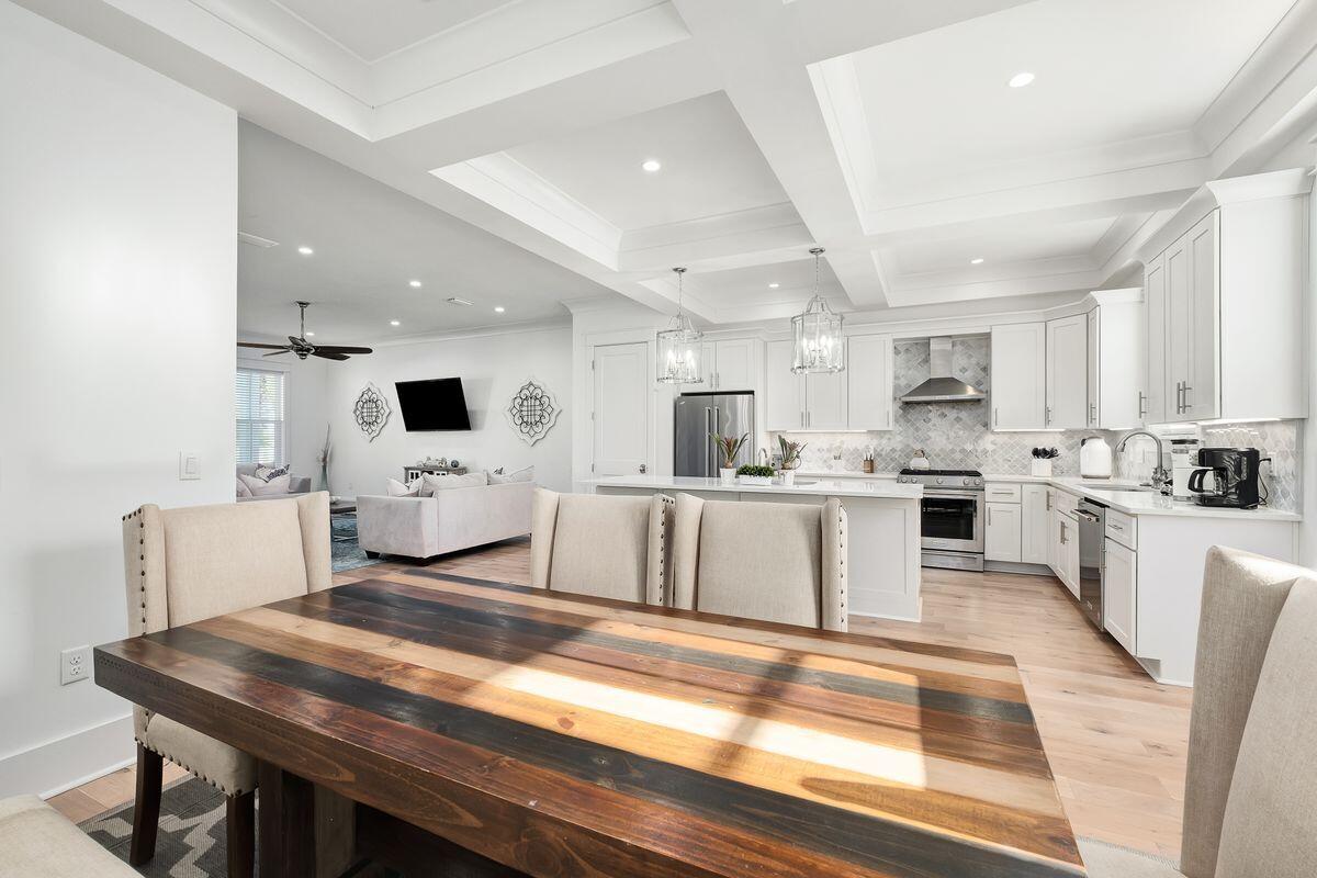 39 Saint Simon Circle