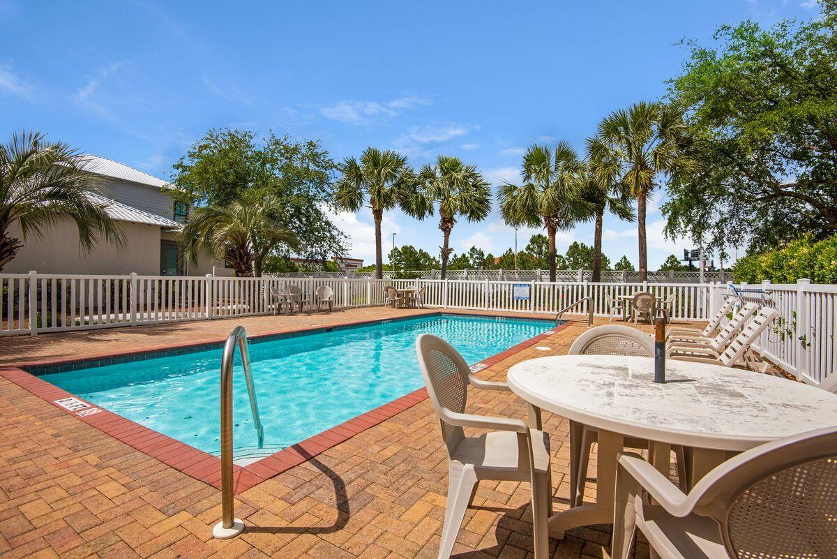 39 Saint Simon Circle