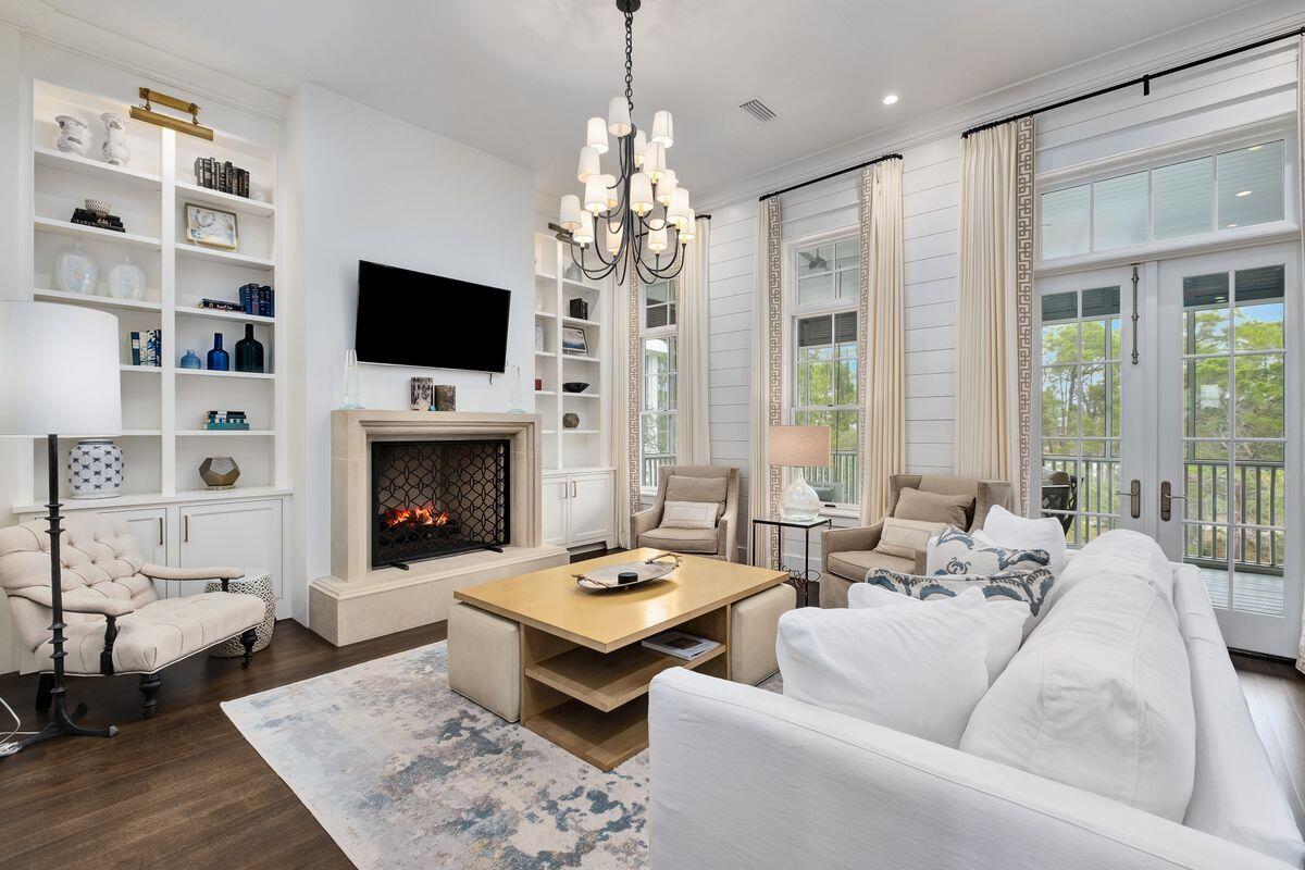 445 Western Lake Drive