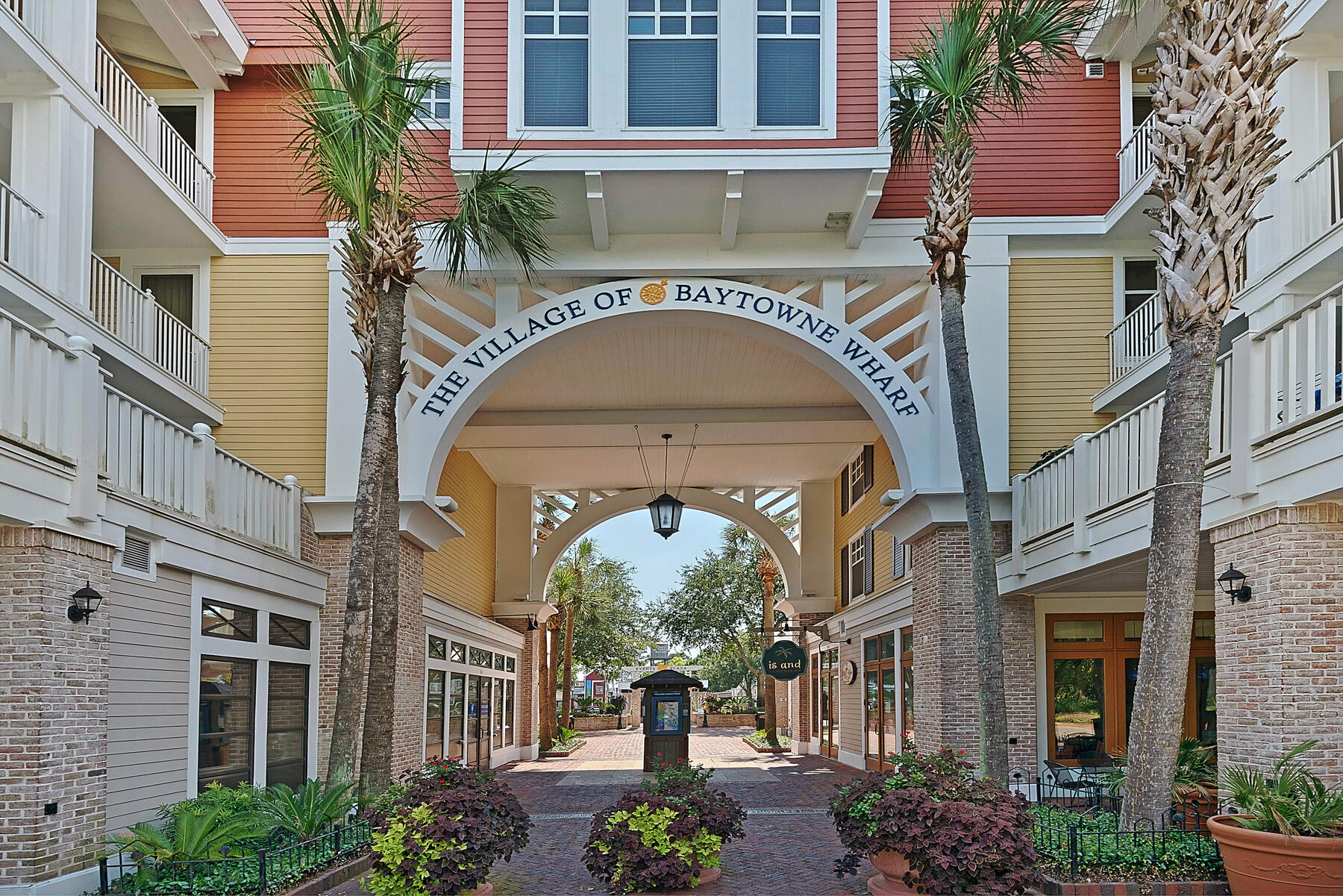 9100 Baytowne Wharf Boulevard, 270/272