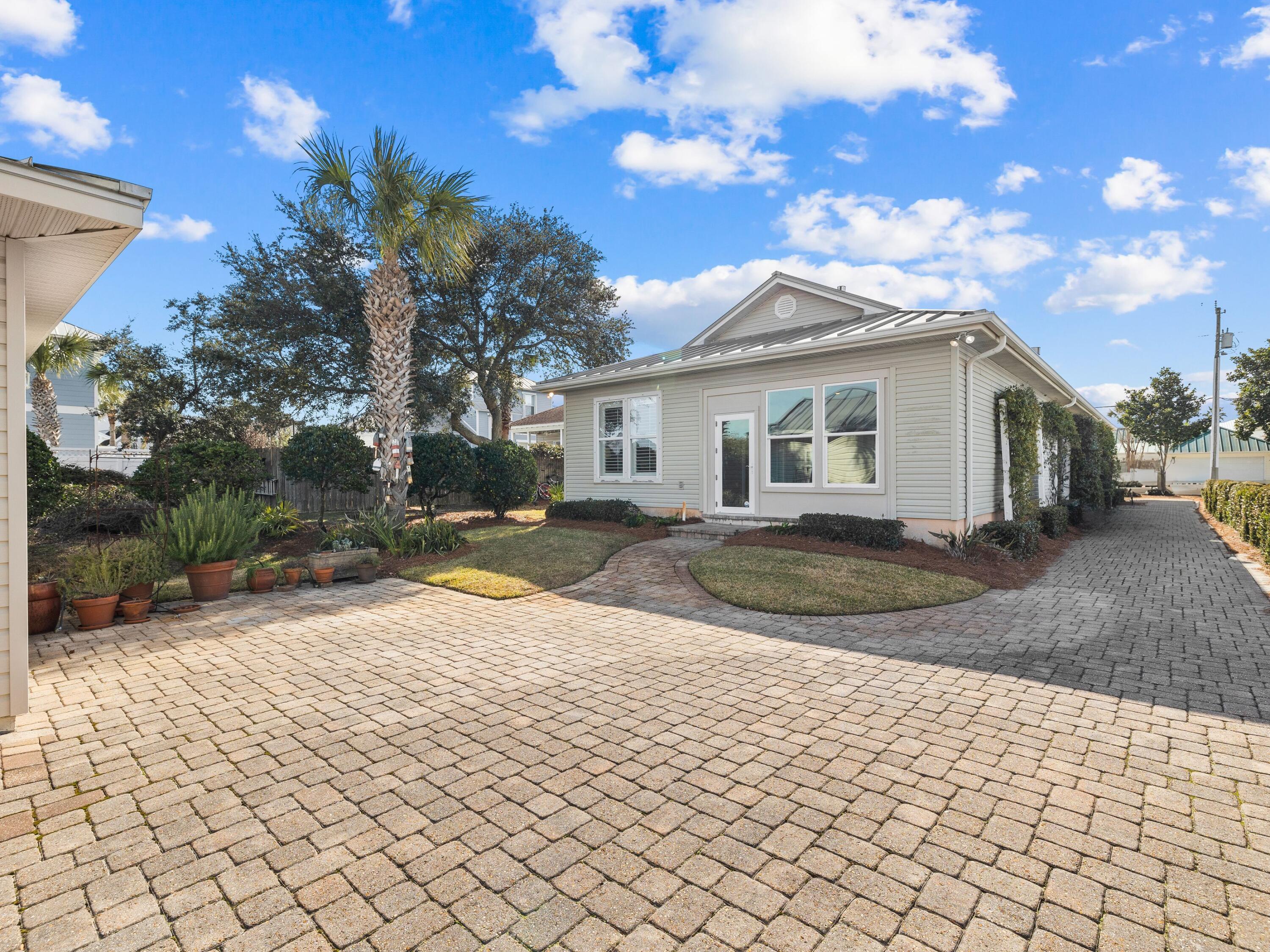 4439 Luke Avenue