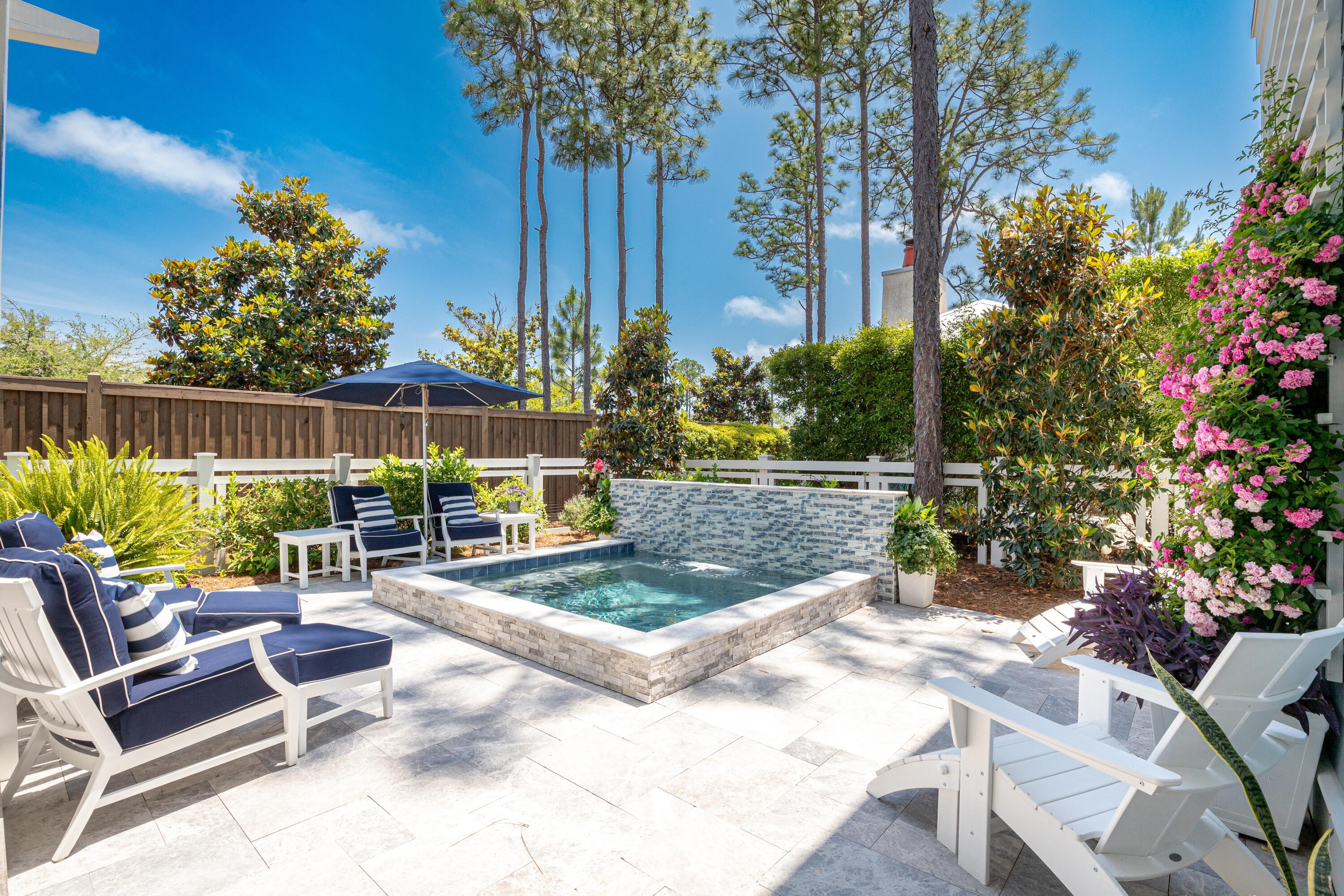 636 E Royal Fern Way