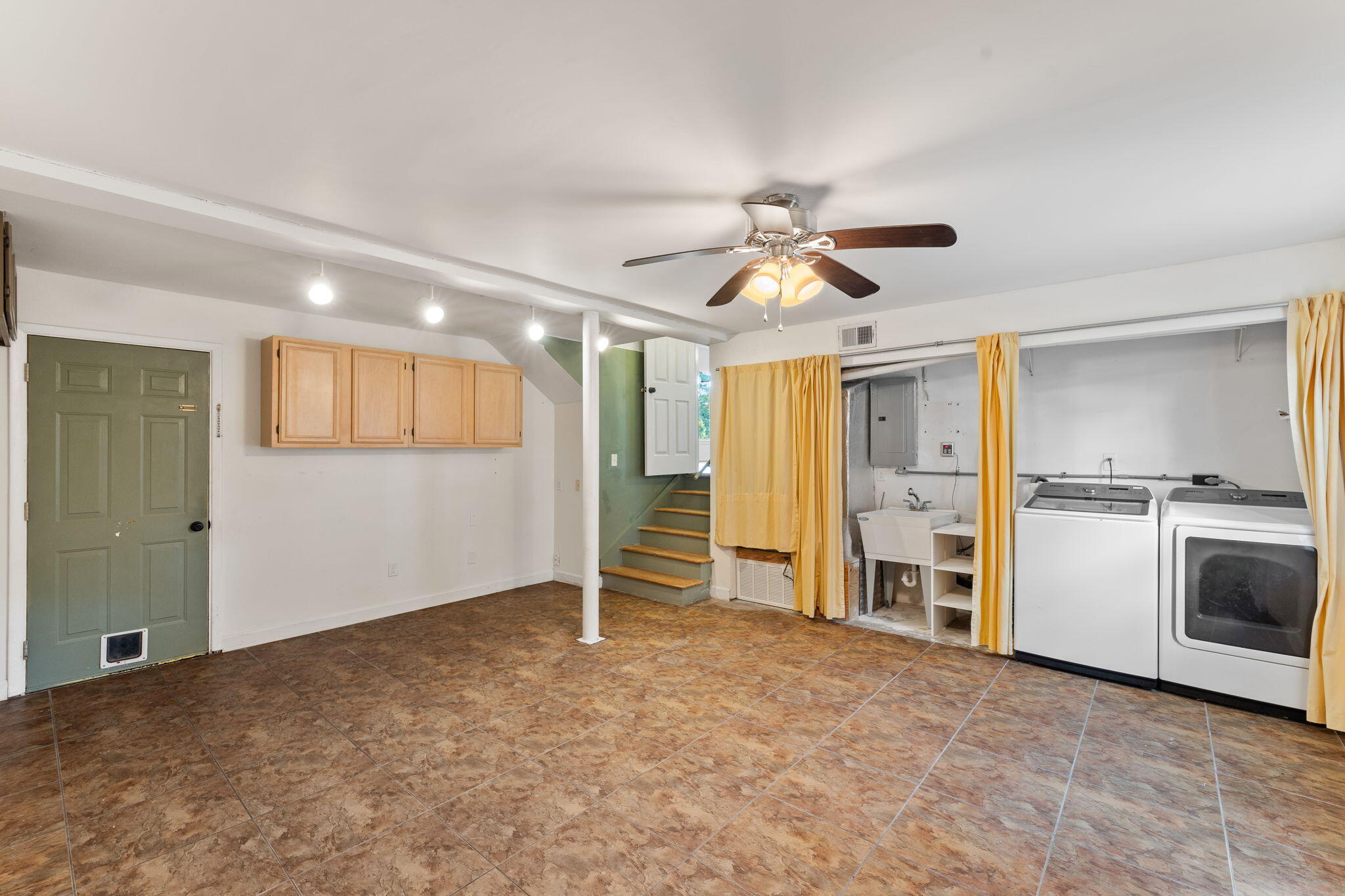 234 NE Yacht Club Drive