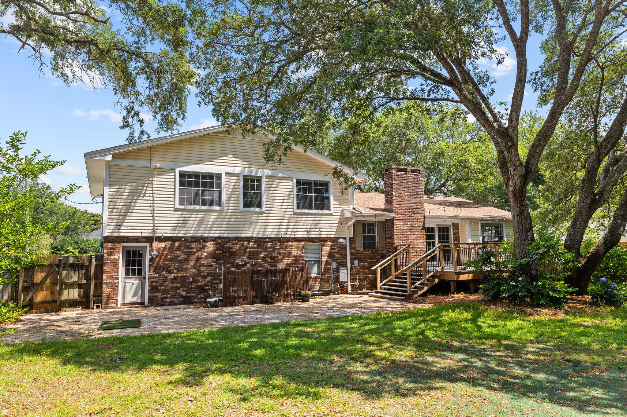 234 NE Yacht Club Drive