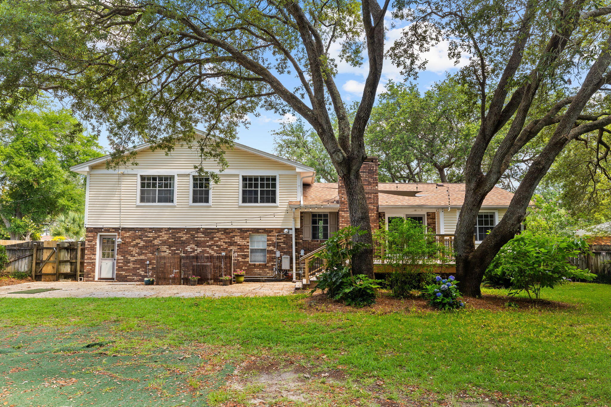 234 NE Yacht Club Drive