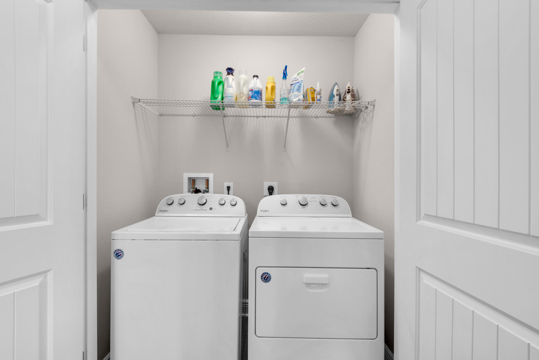 25 Crossing Lane, UNIT B