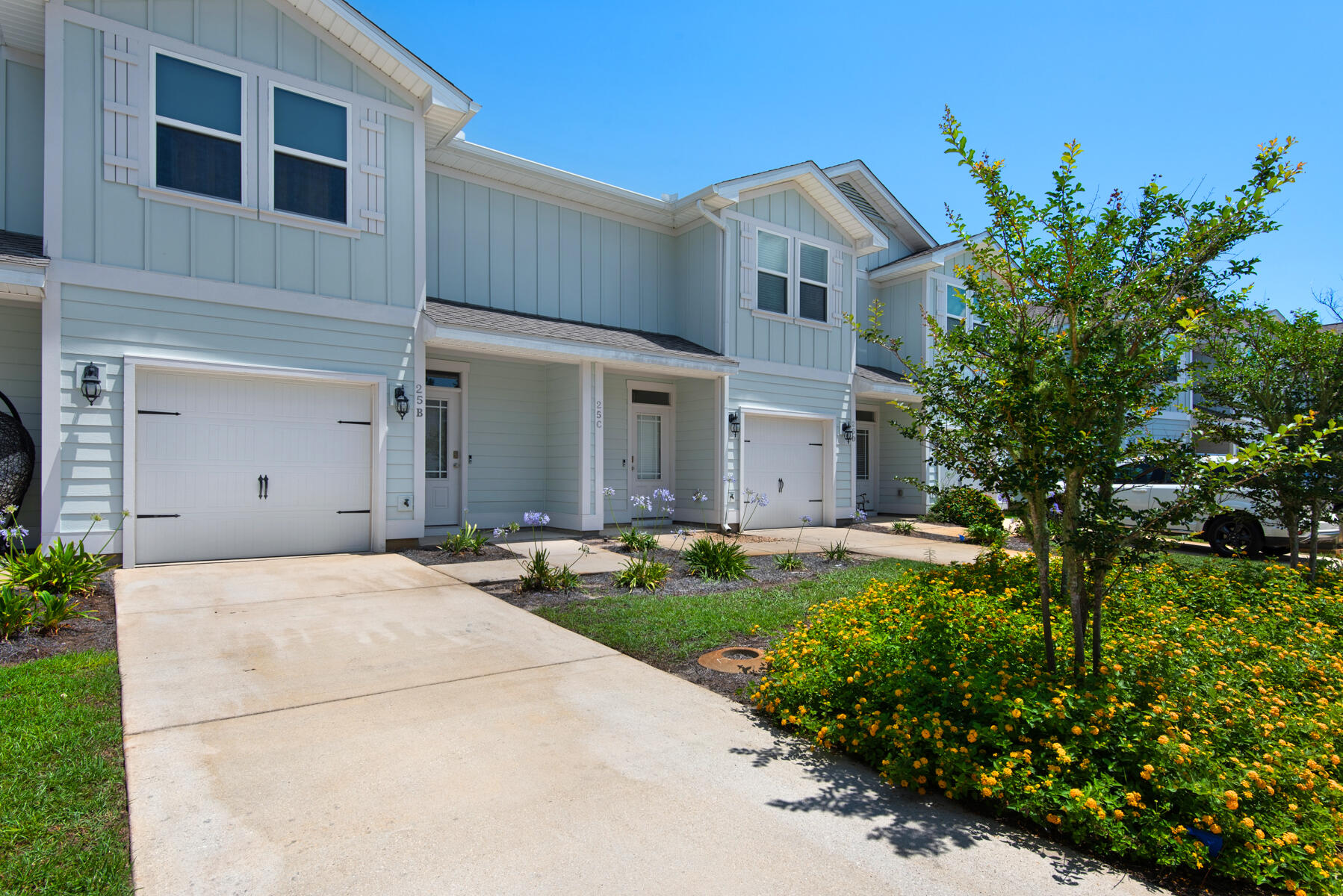 25 Crossing Lane, UNIT B