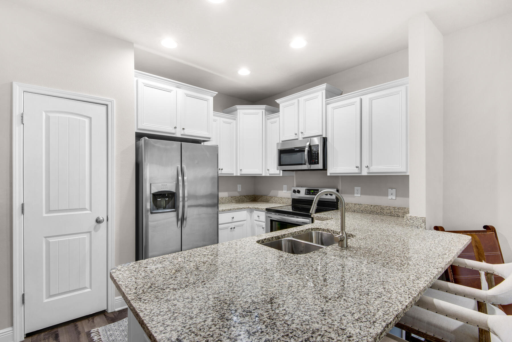 25 Crossing Lane, UNIT B