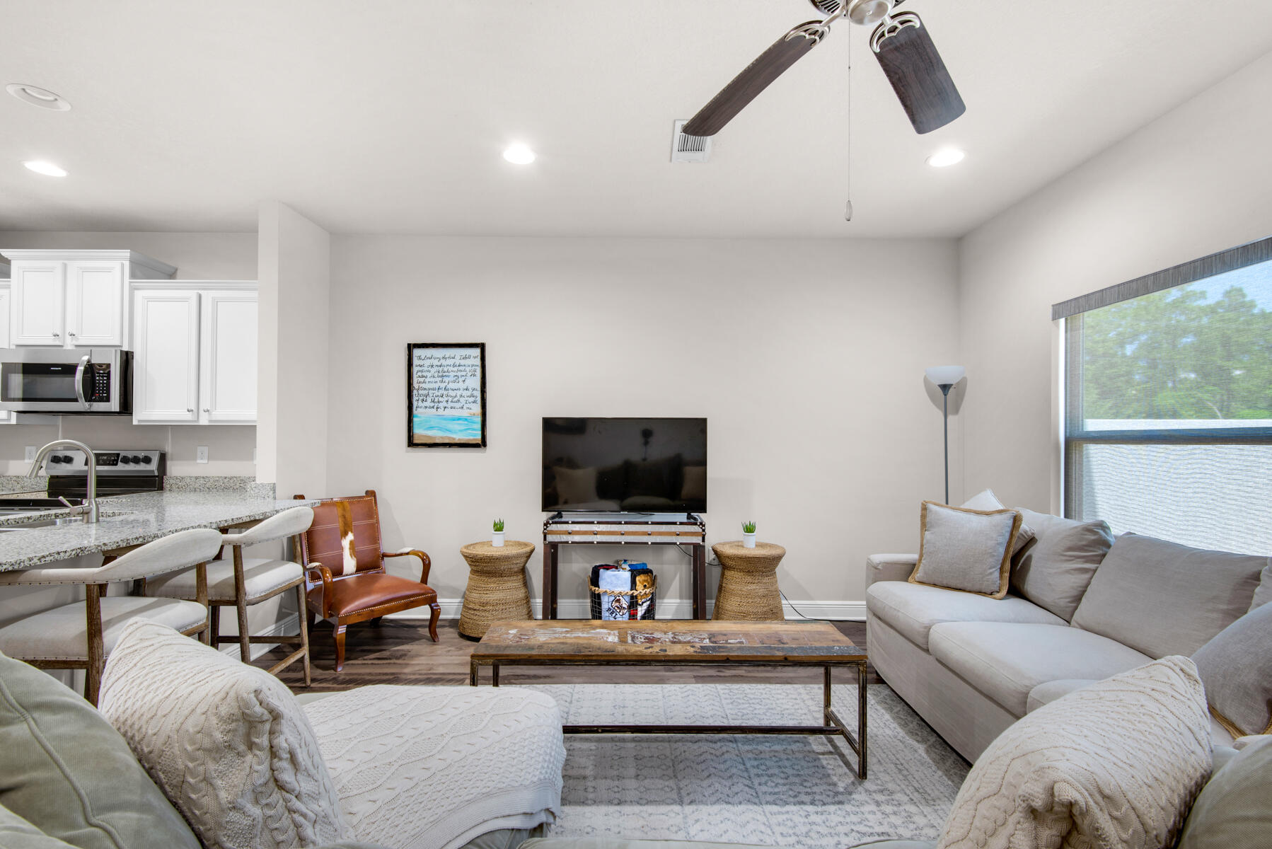 25 Crossing Lane, UNIT B