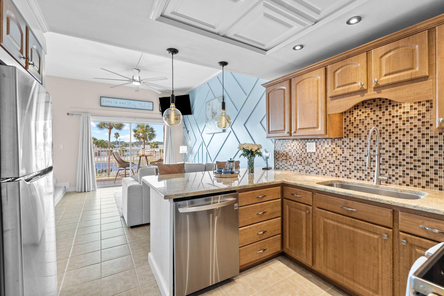 909 Santa Rosa Boulevard, 626