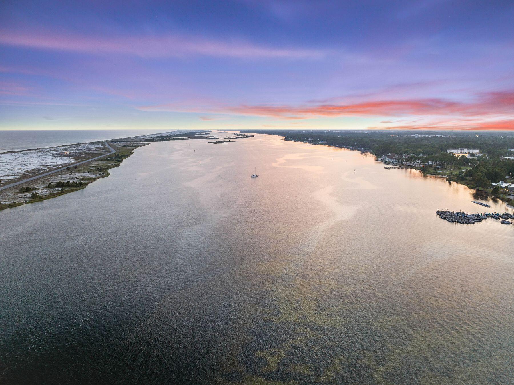 909 Santa Rosa Boulevard, 626