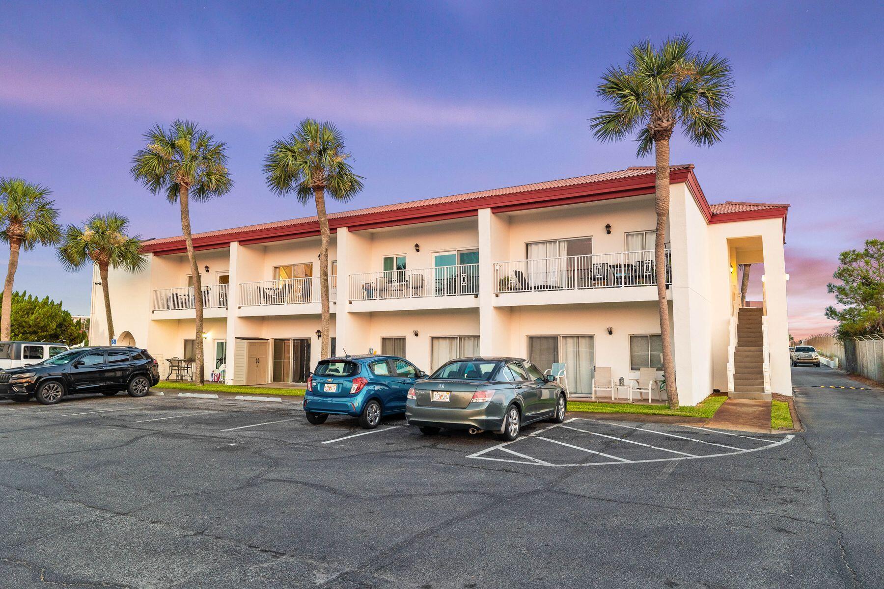 909 Santa Rosa Boulevard, 626