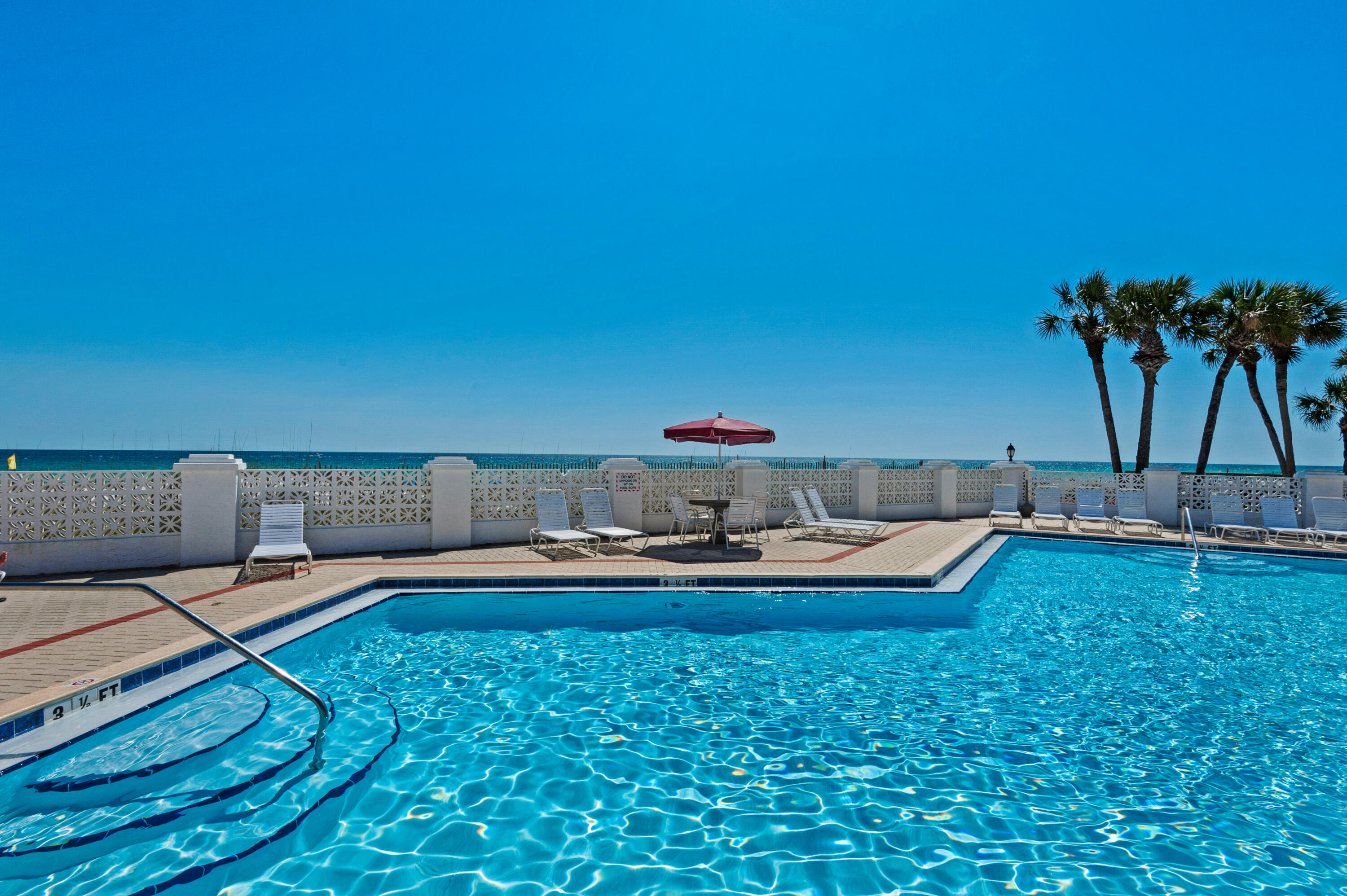 909 Santa Rosa Boulevard, 626