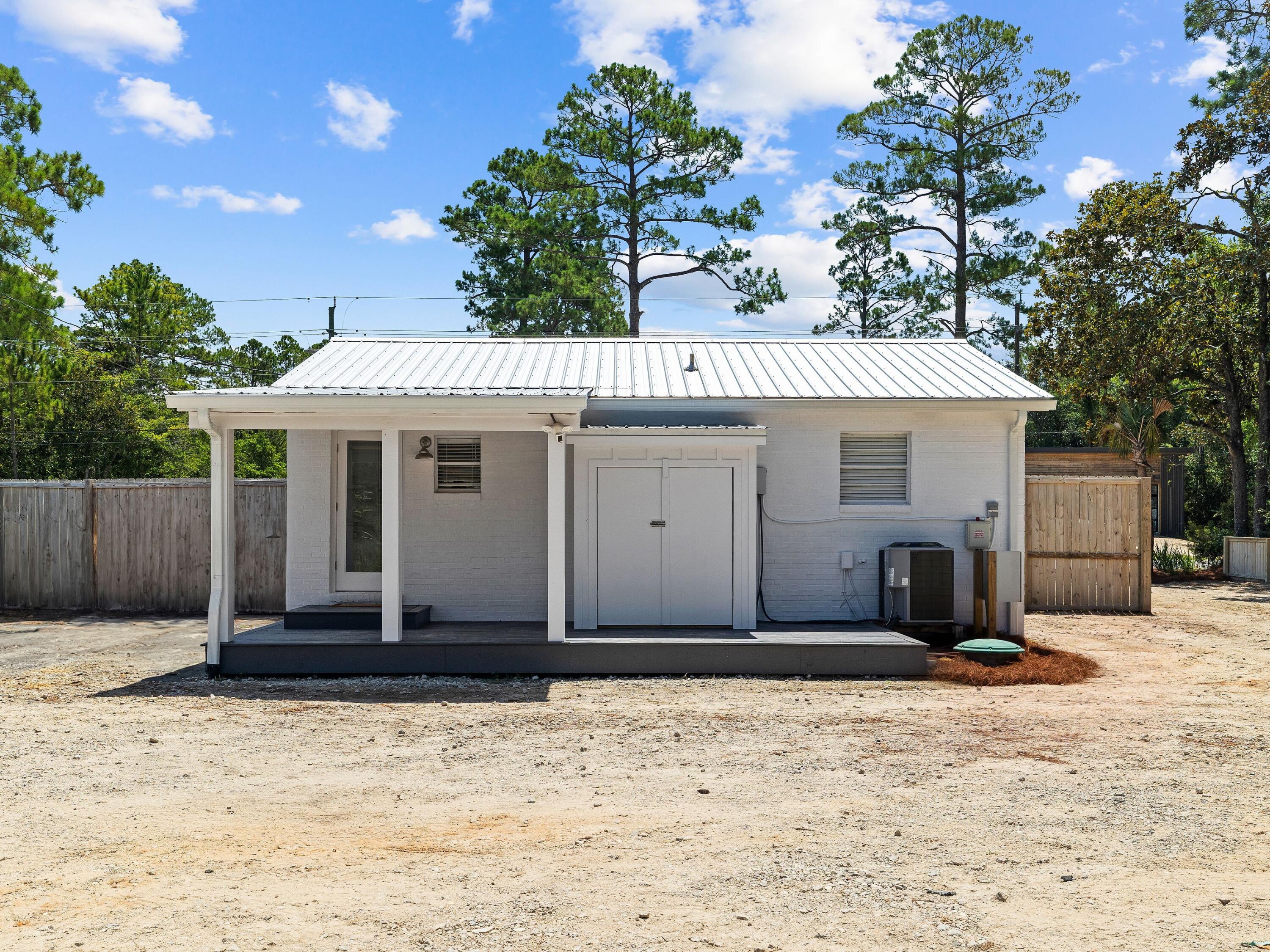 1409 N County Highway 393