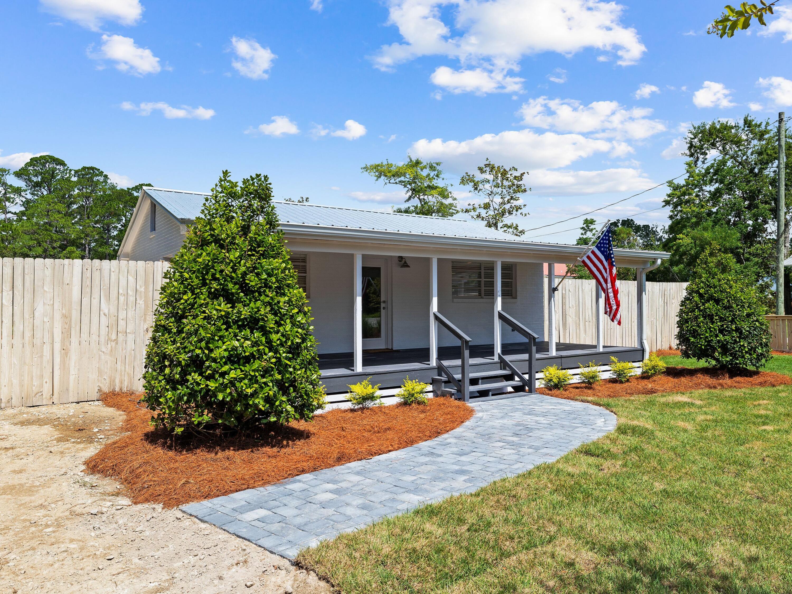 1409 N County Highway 393