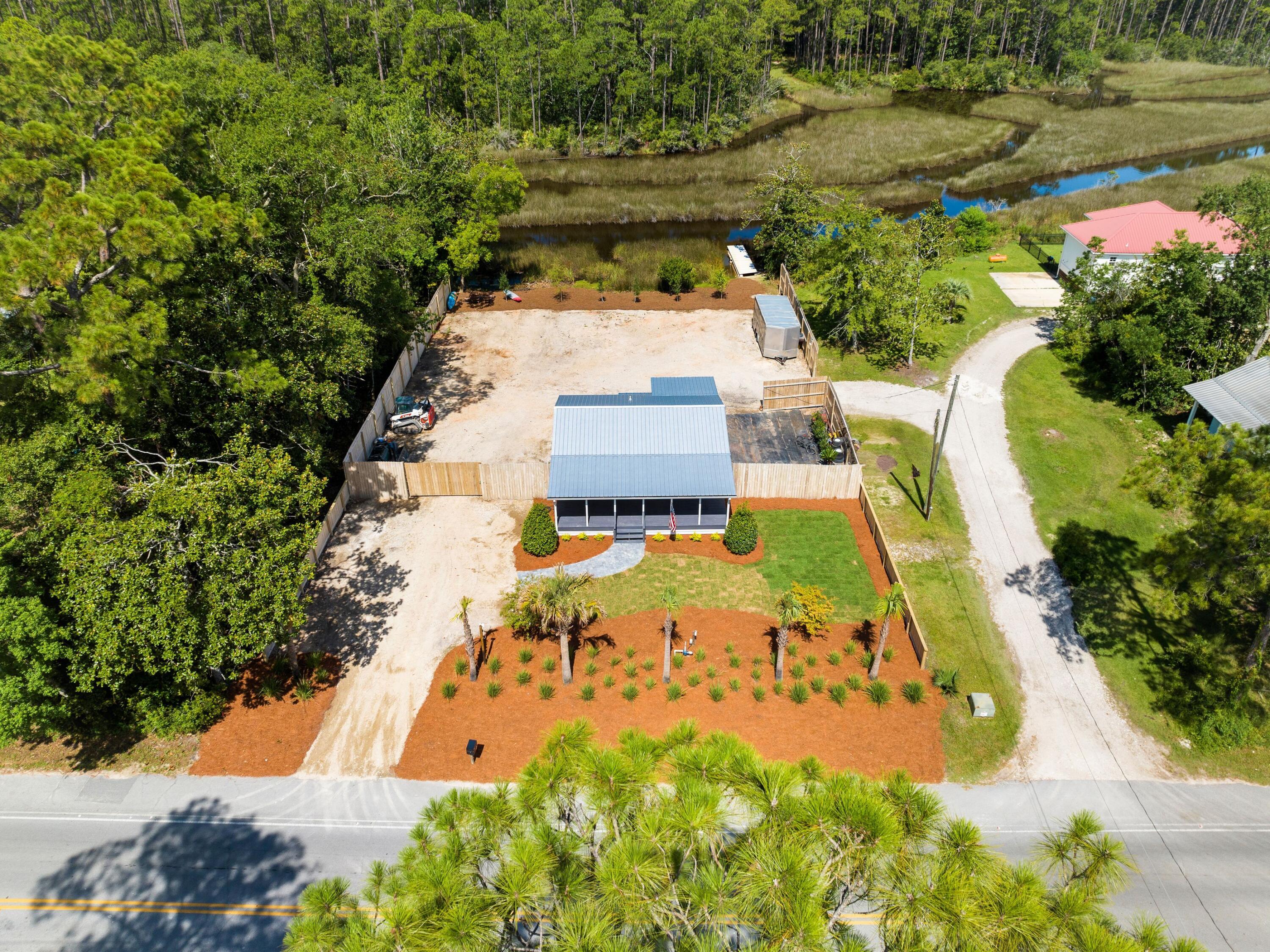1409 N County Highway 393