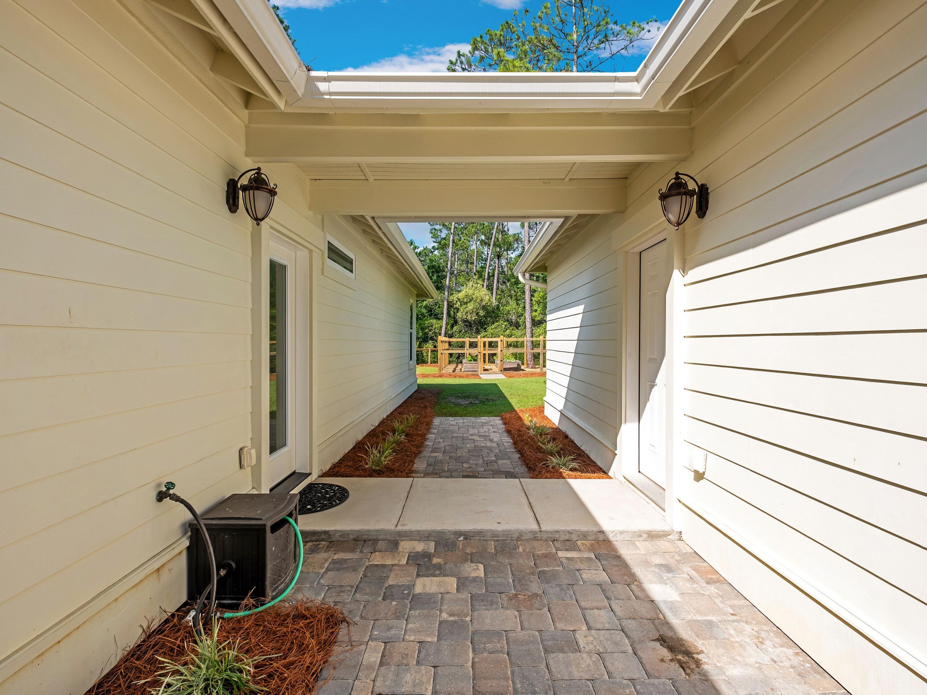 102 Still Oaks Cove