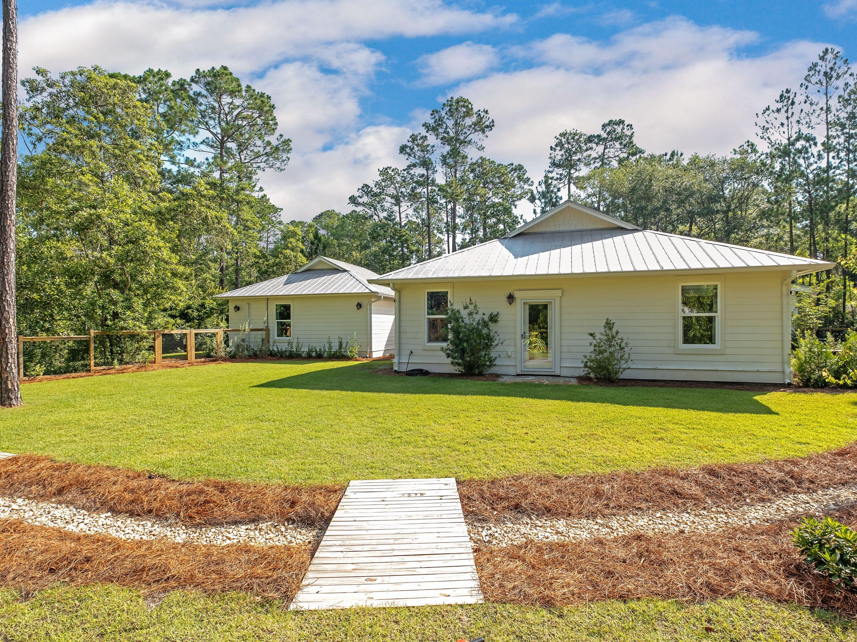 102 Still Oaks Cove