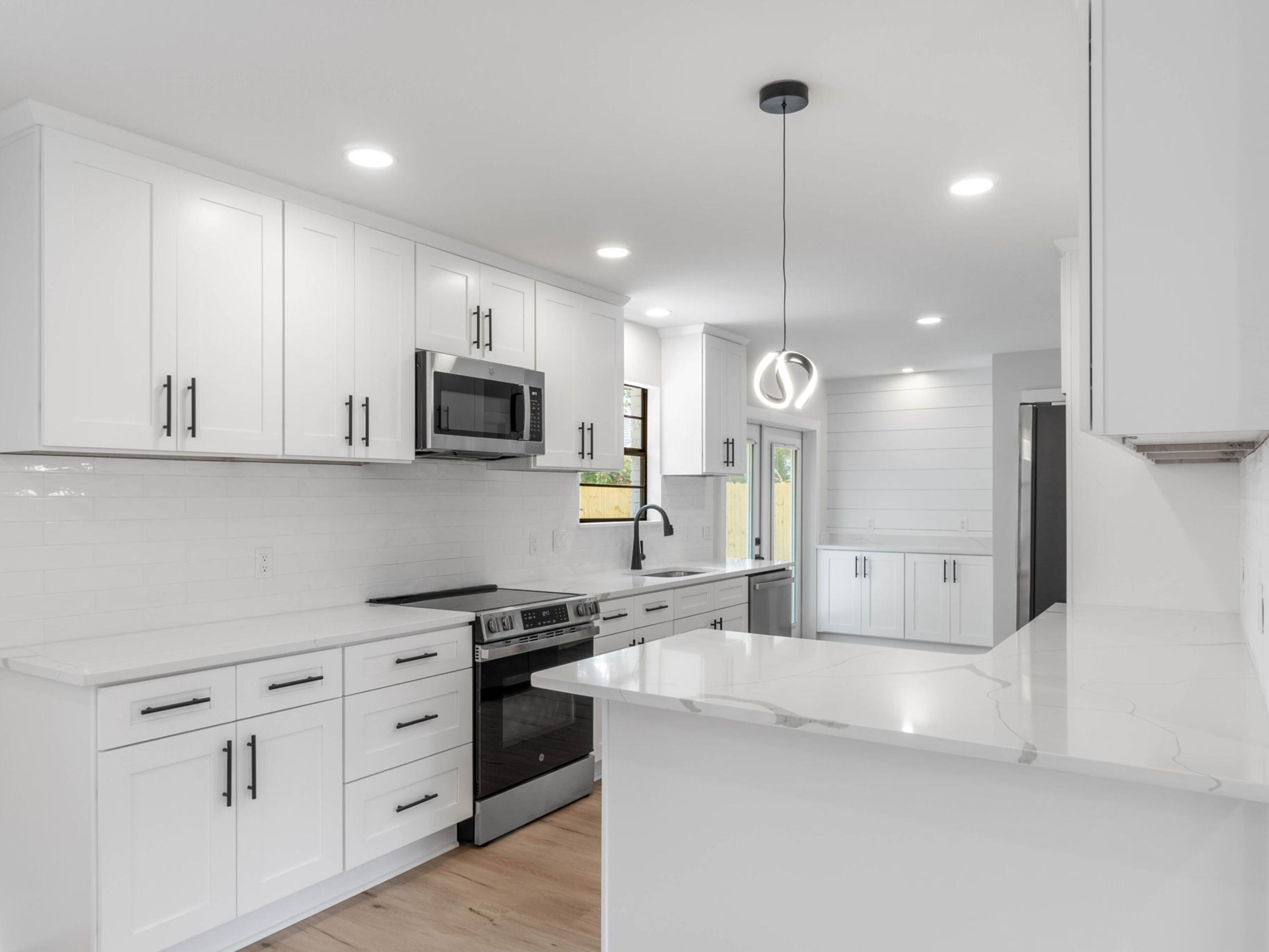 609 Sea View Circle