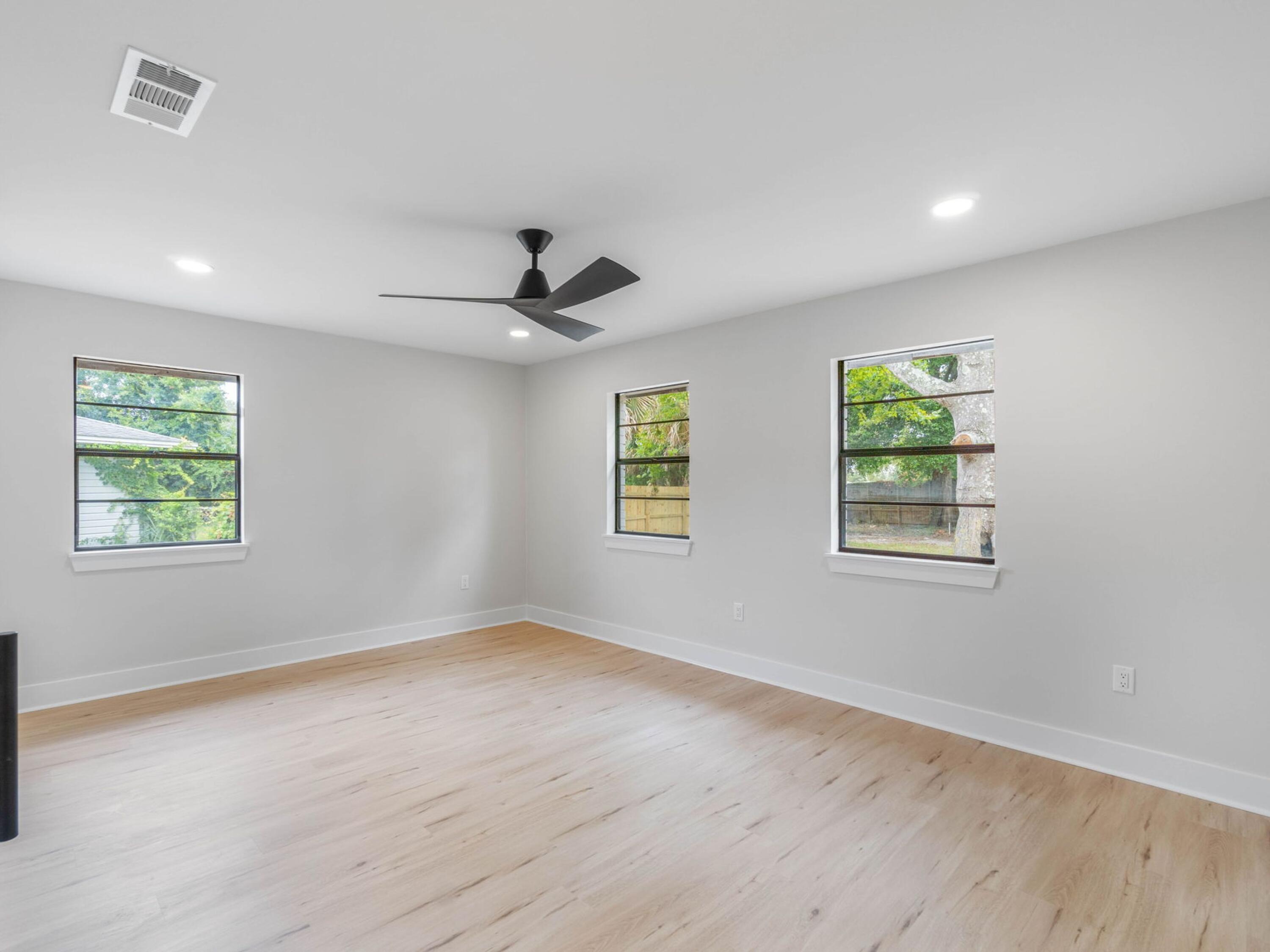 609 Sea View Circle