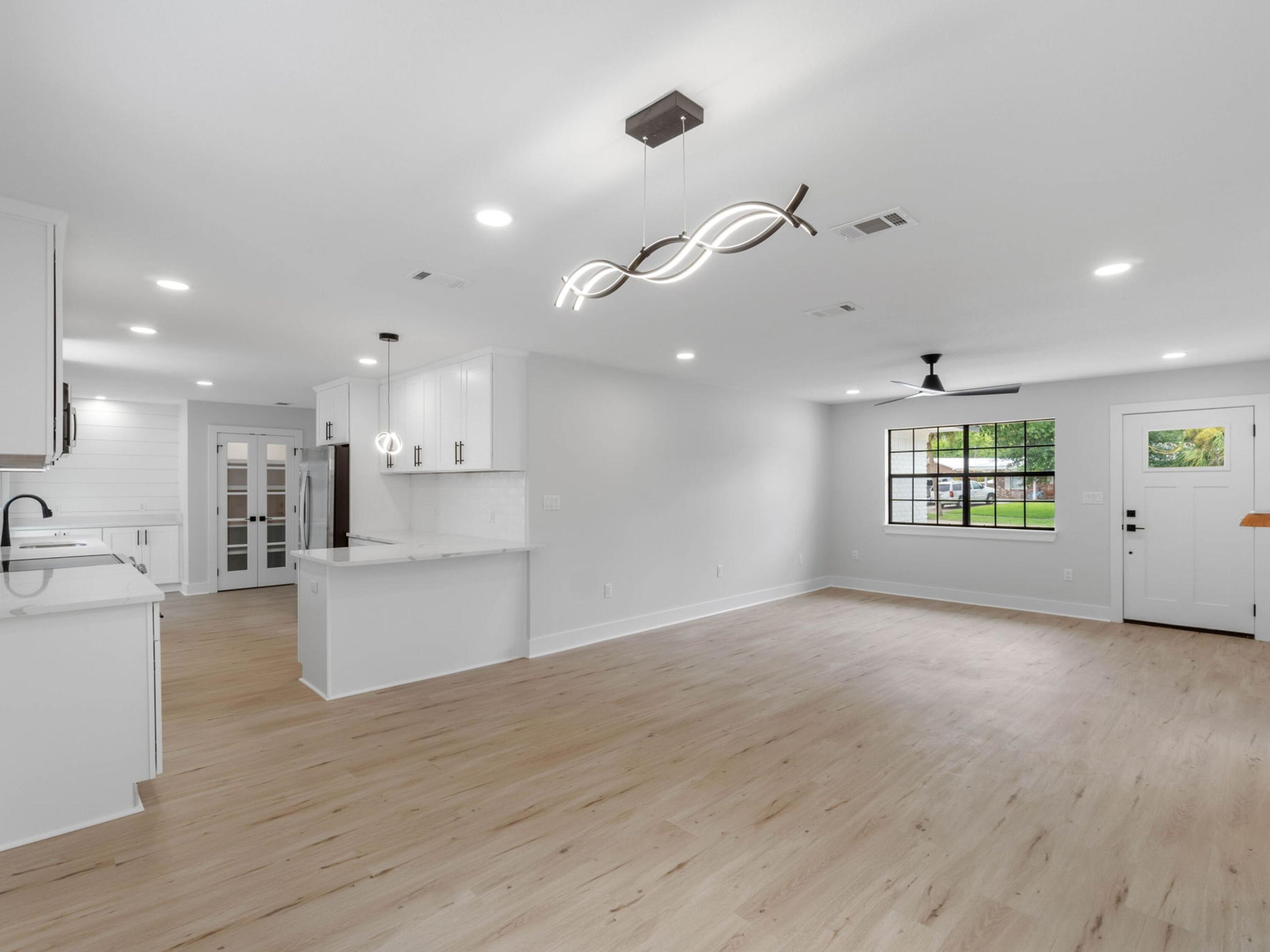 609 Sea View Circle