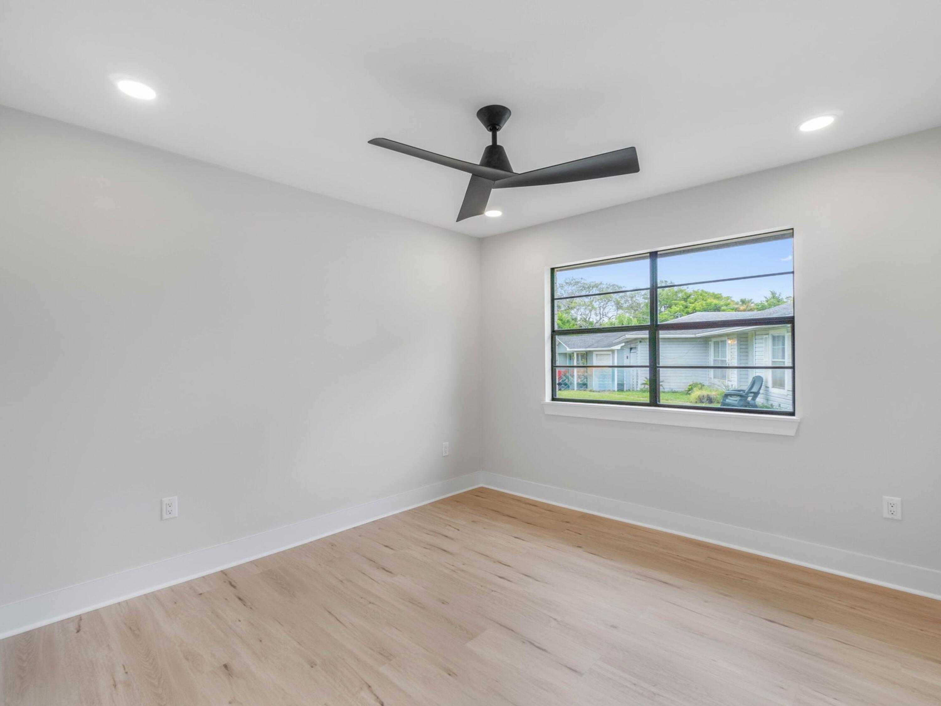609 Sea View Circle