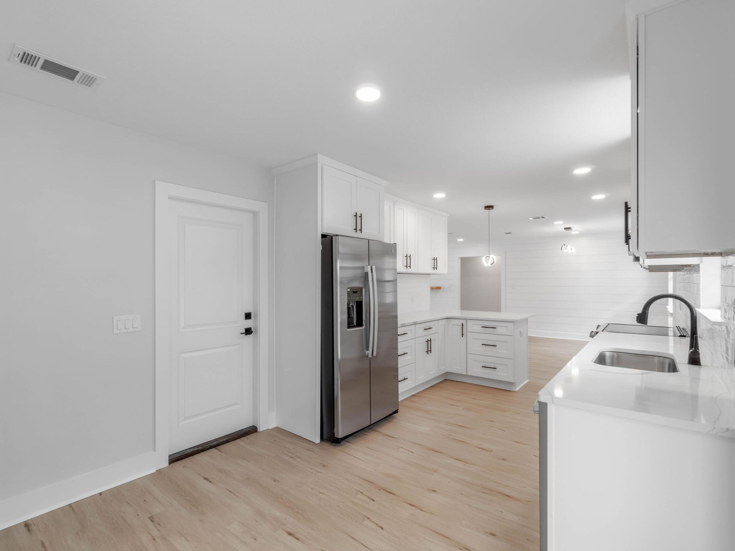 609 Sea View Circle