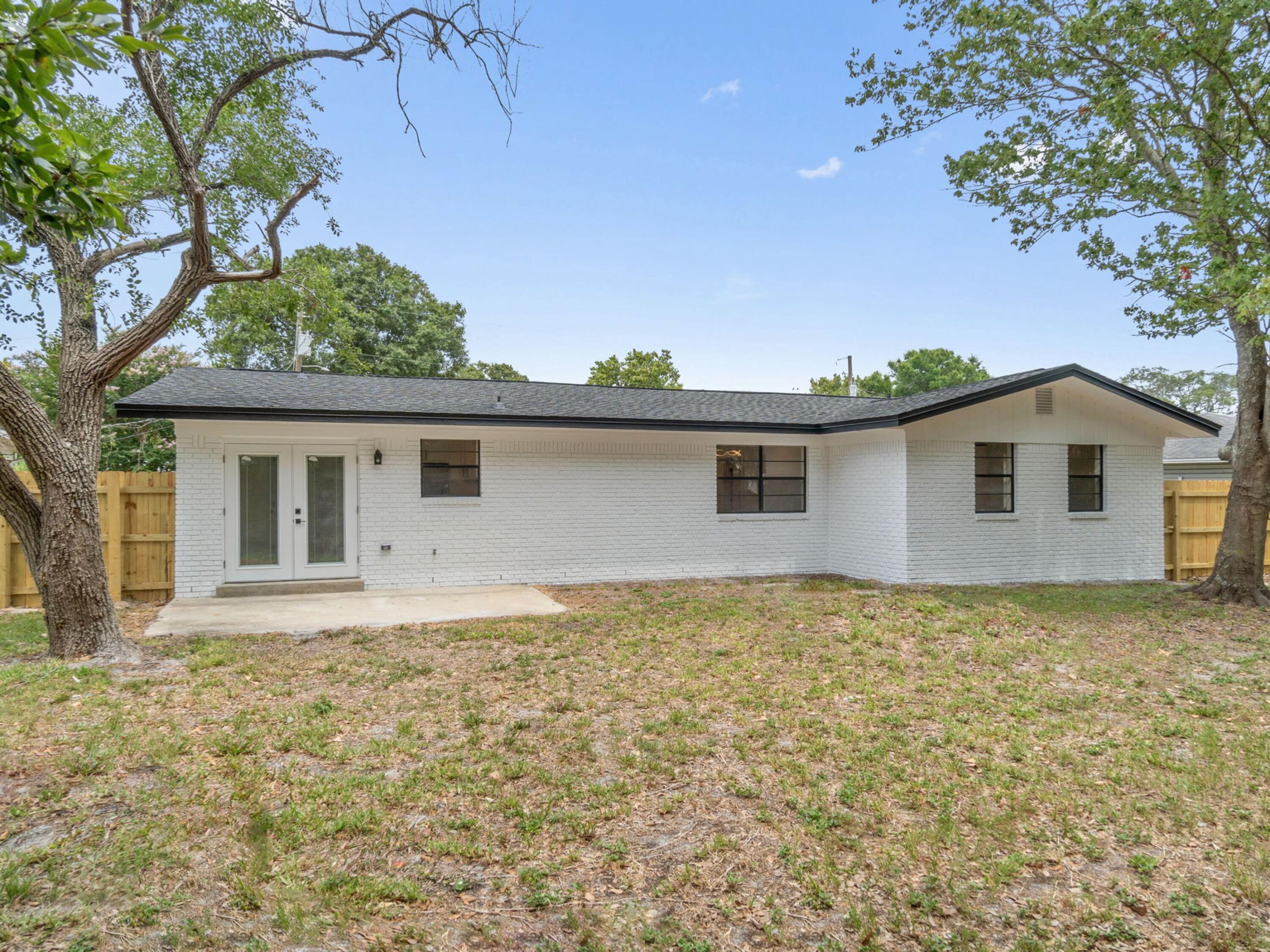 609 Sea View Circle