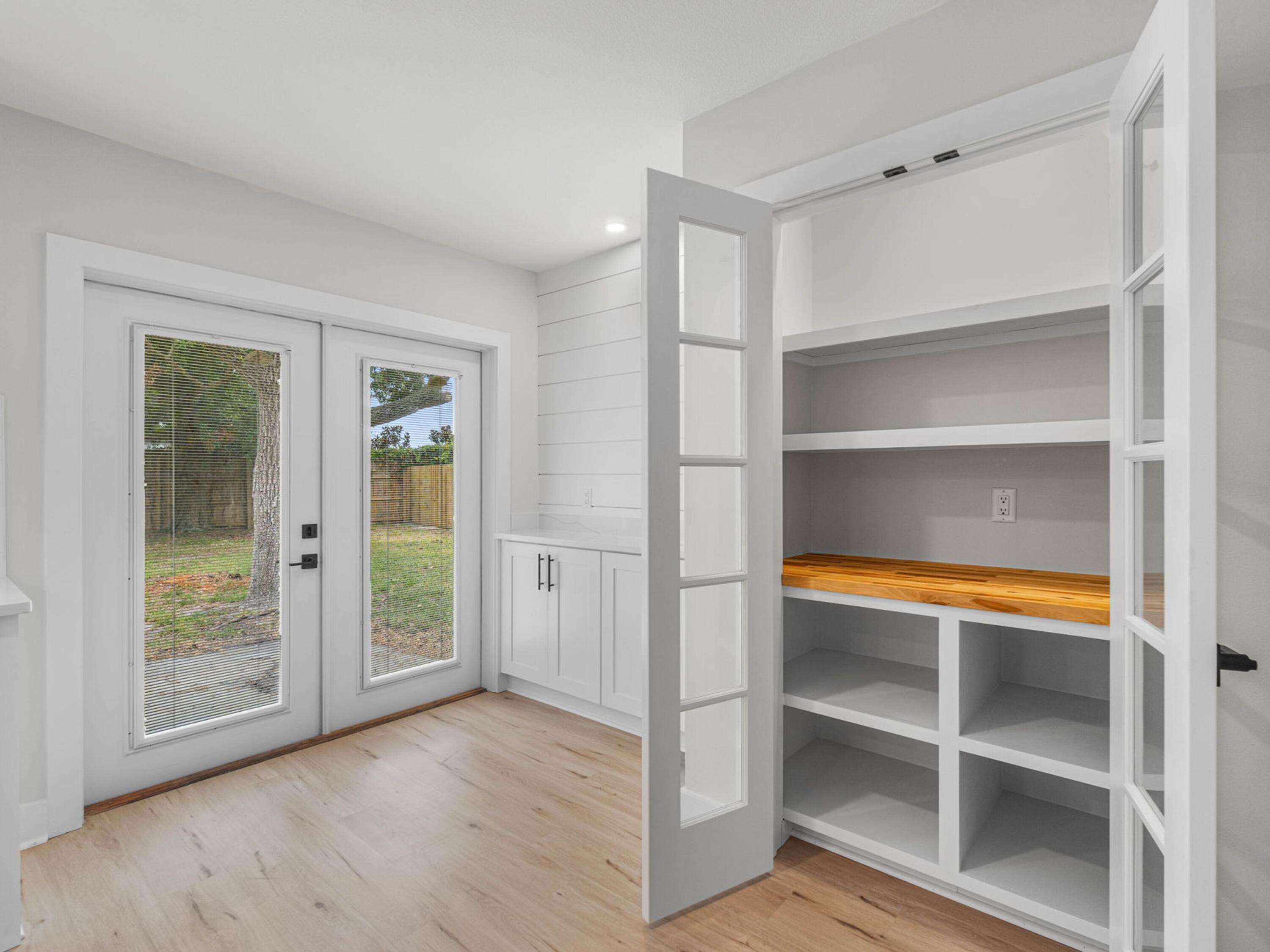 609 Sea View Circle