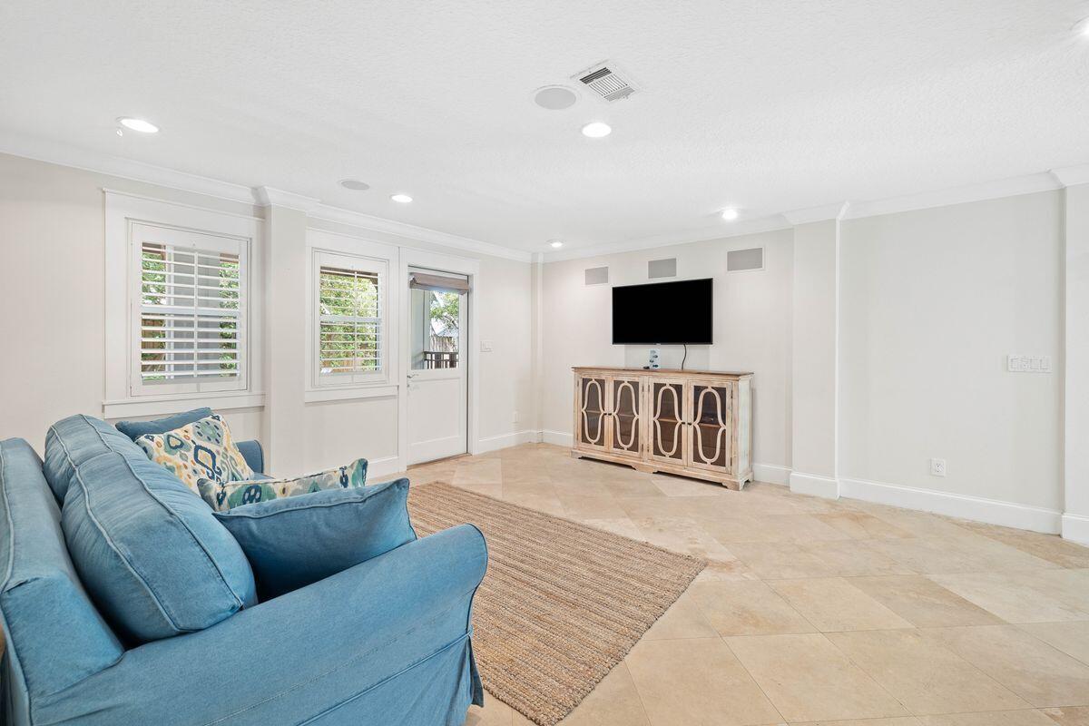 141 Crescent Road