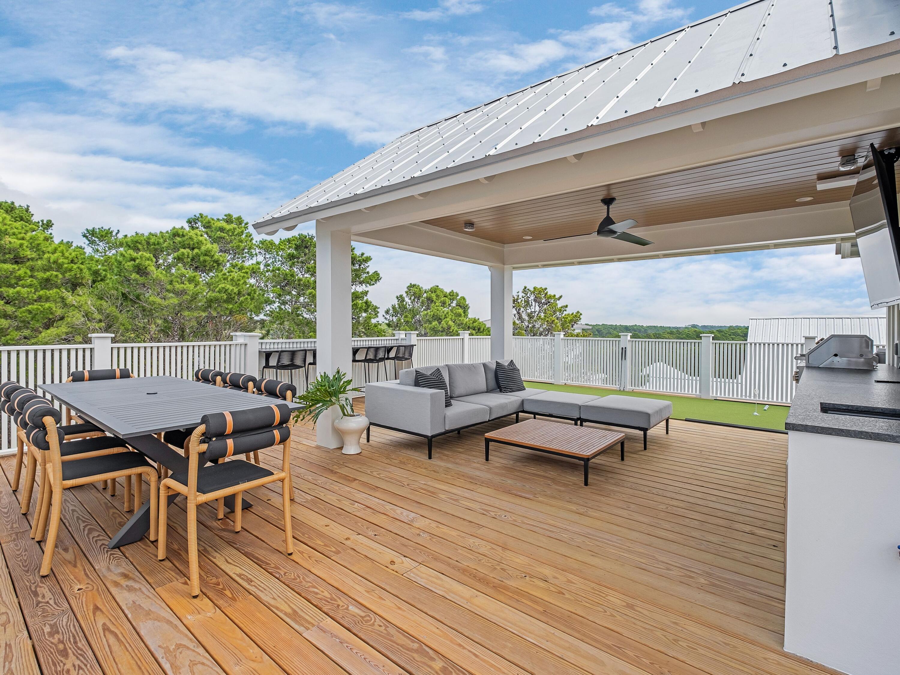 6 W Grande Pointe Drive