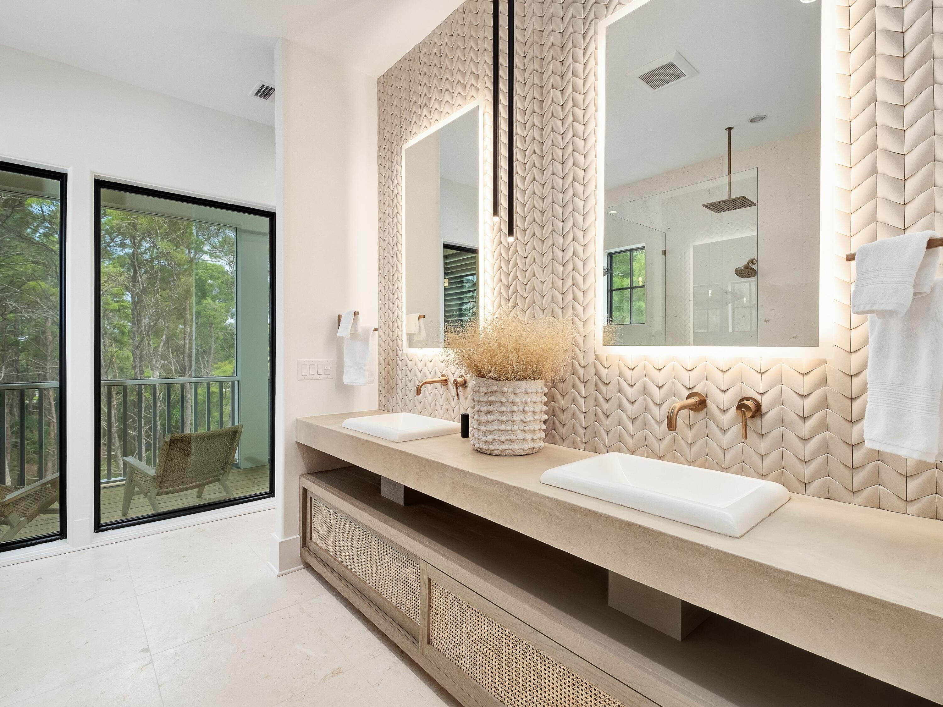 6 W Grande Pointe Drive