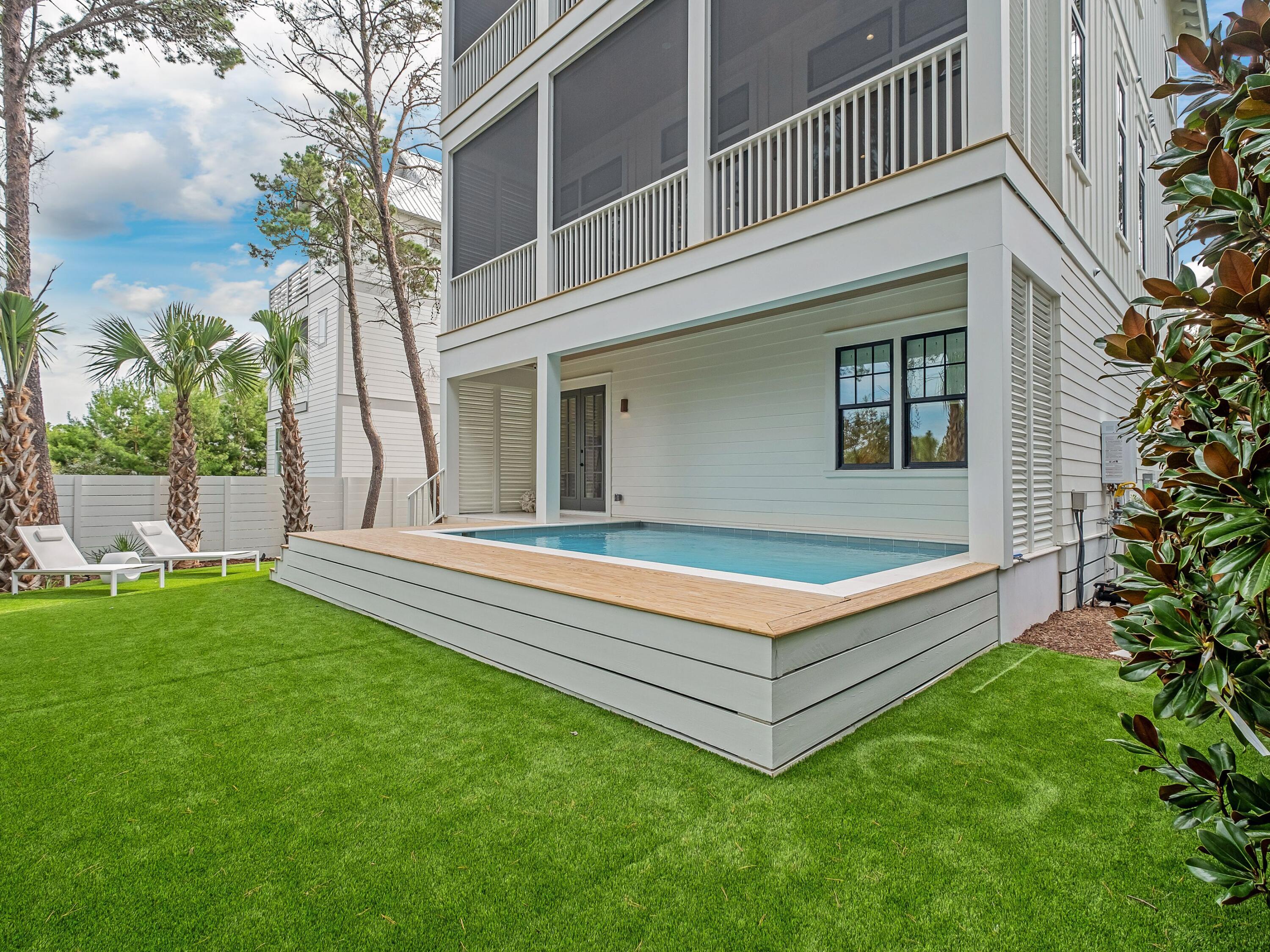 6 W Grande Pointe Drive