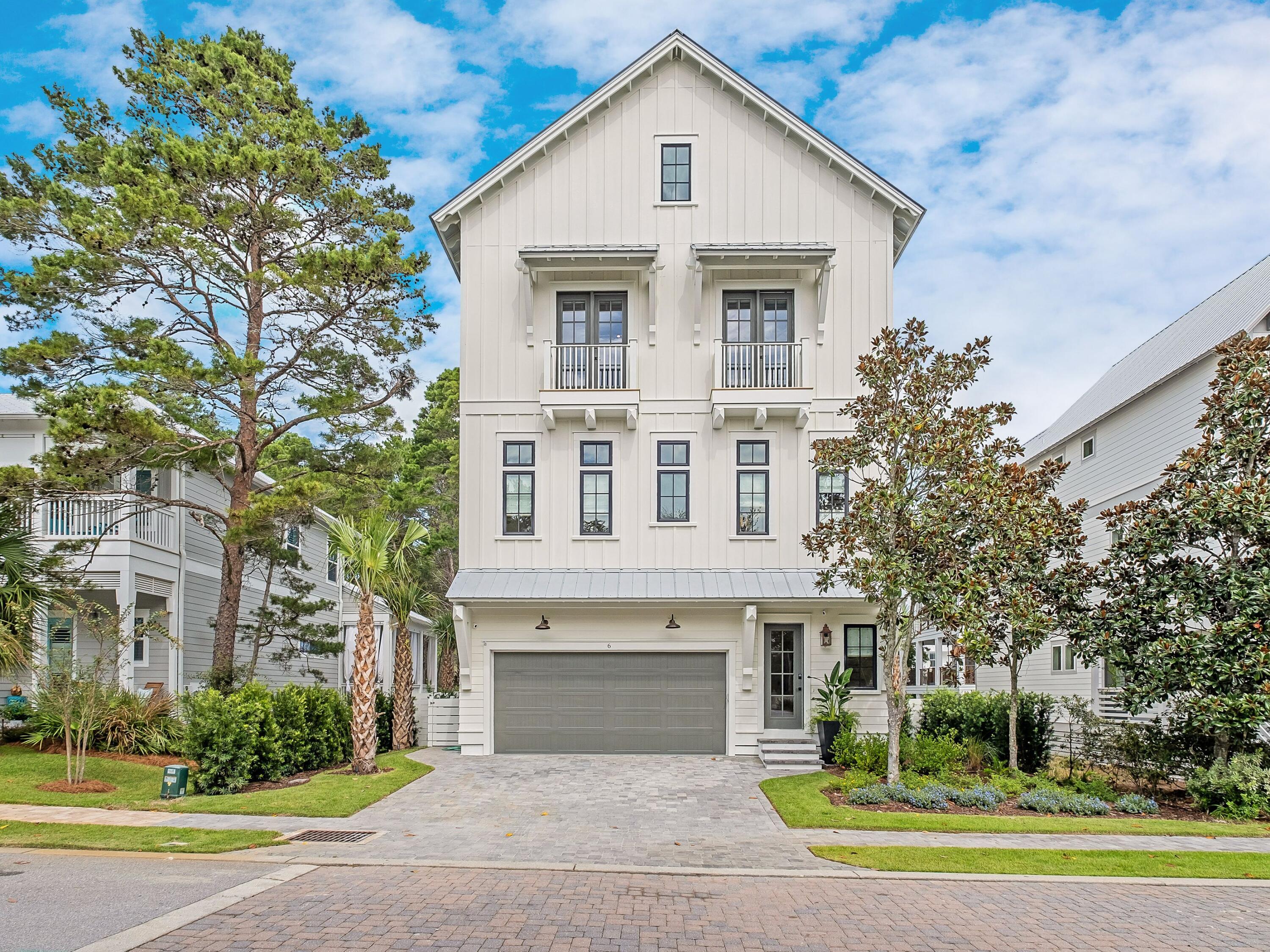 6 W Grande Pointe Drive