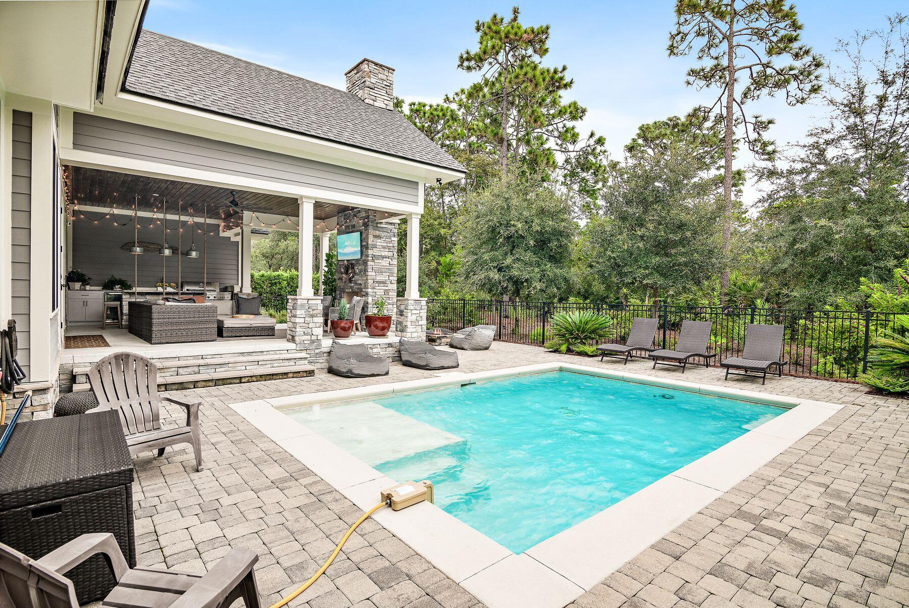 1604 Lost Cove Lane