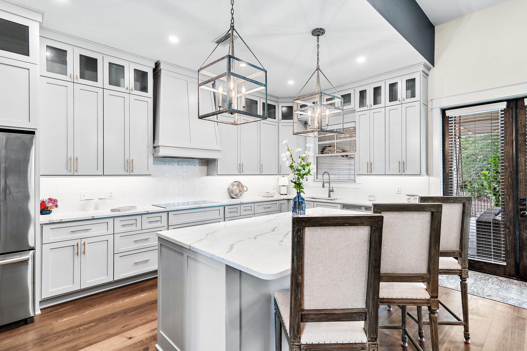 1604 Lost Cove Lane