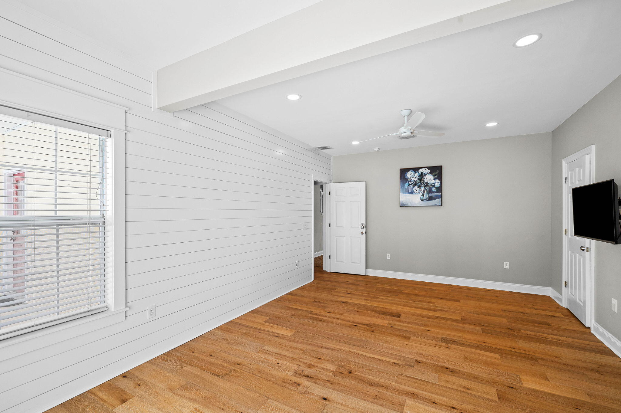 208 N Wall Street
