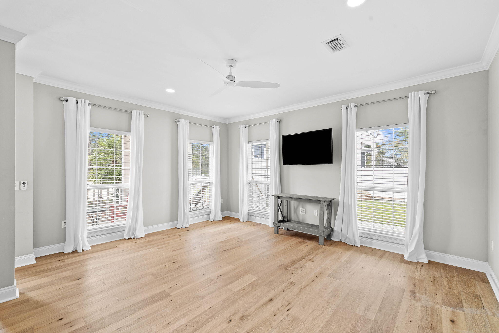 208 N Wall Street