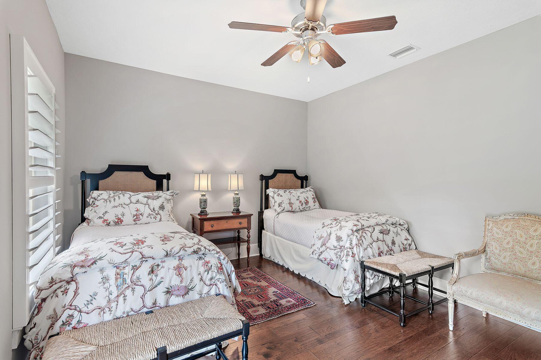 1406 Turtleback Trail